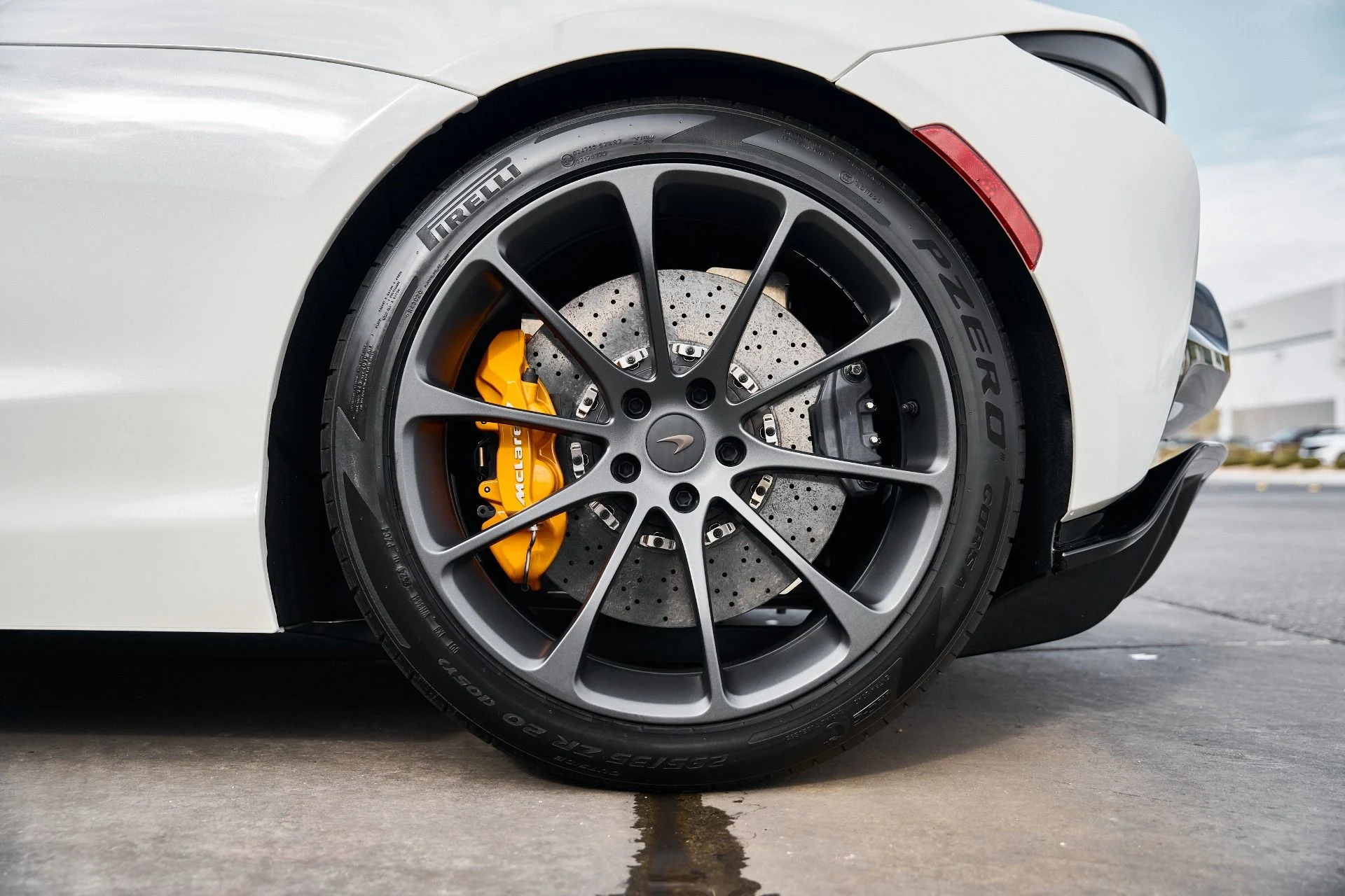 mph023_1266748580_Used_2025_Mc_Laren_Artura_1769221484_6a9db7f022