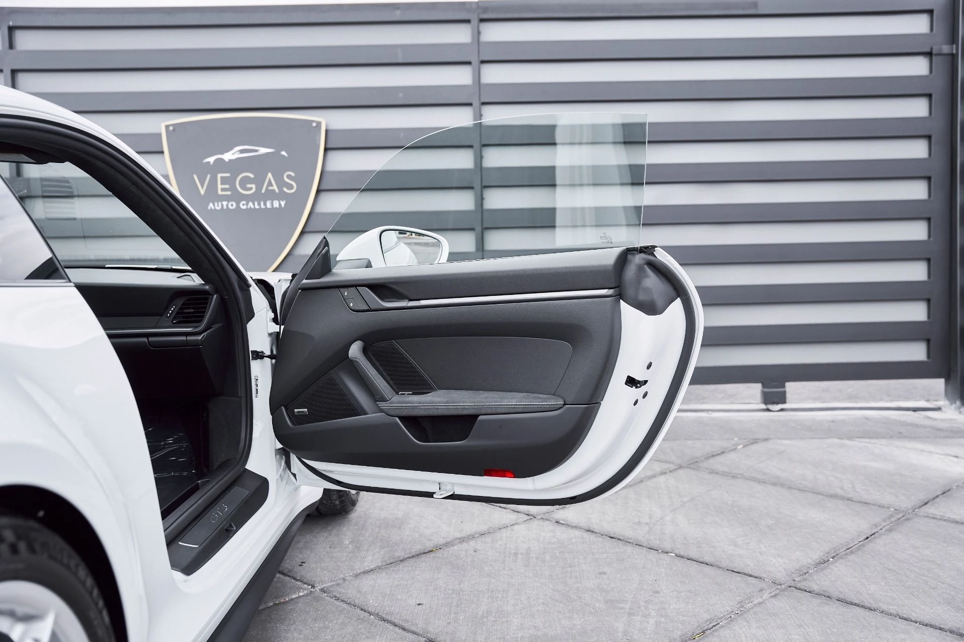 mph023_1270166740_Used_2025_Porsche_911_GT_3_1766797605_a2f631ab9d