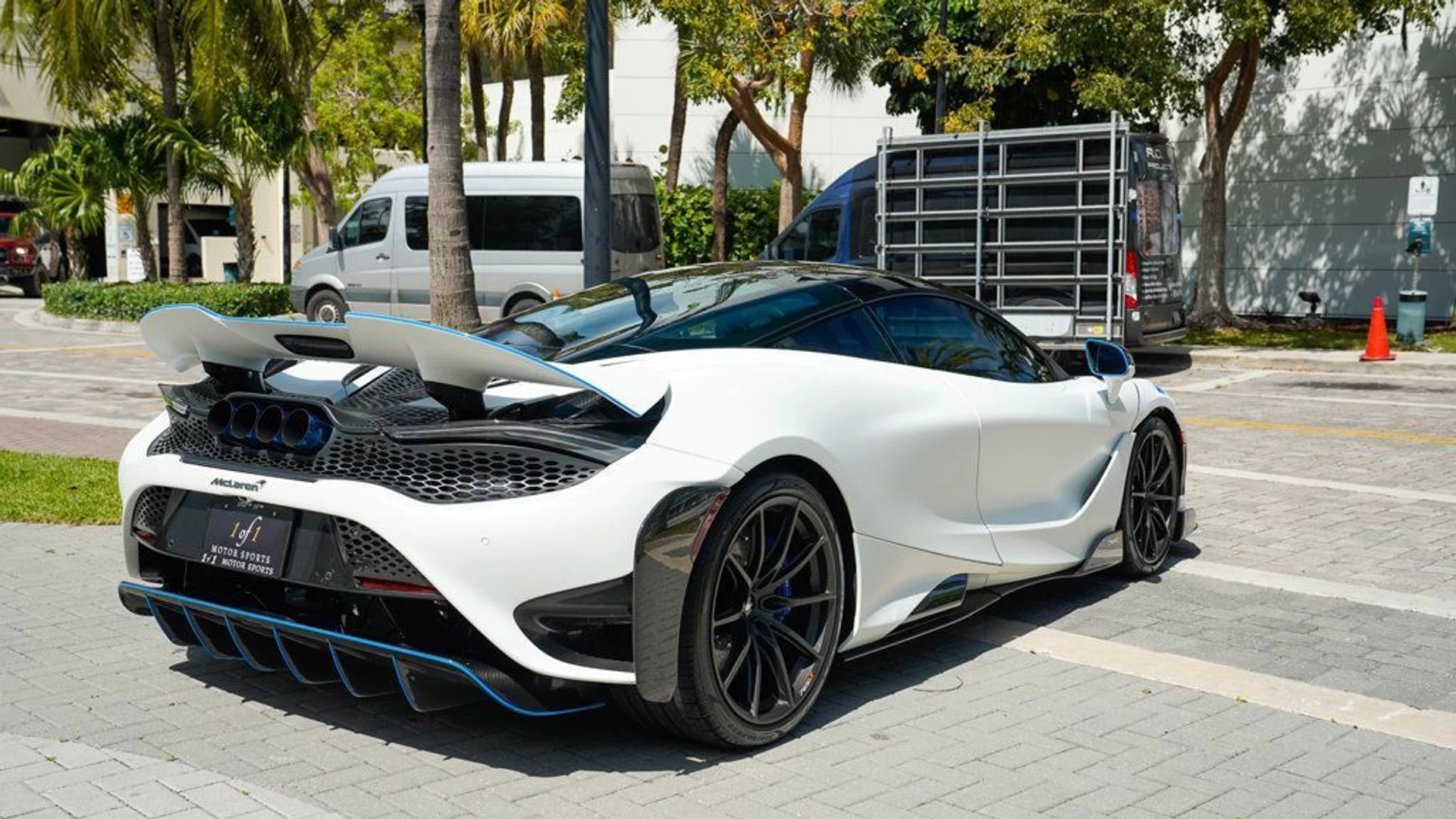 mph023_1275433808_used_2021_mclaren_765lt_coupe_14354_22828181_24_1024_722f5b6ab0