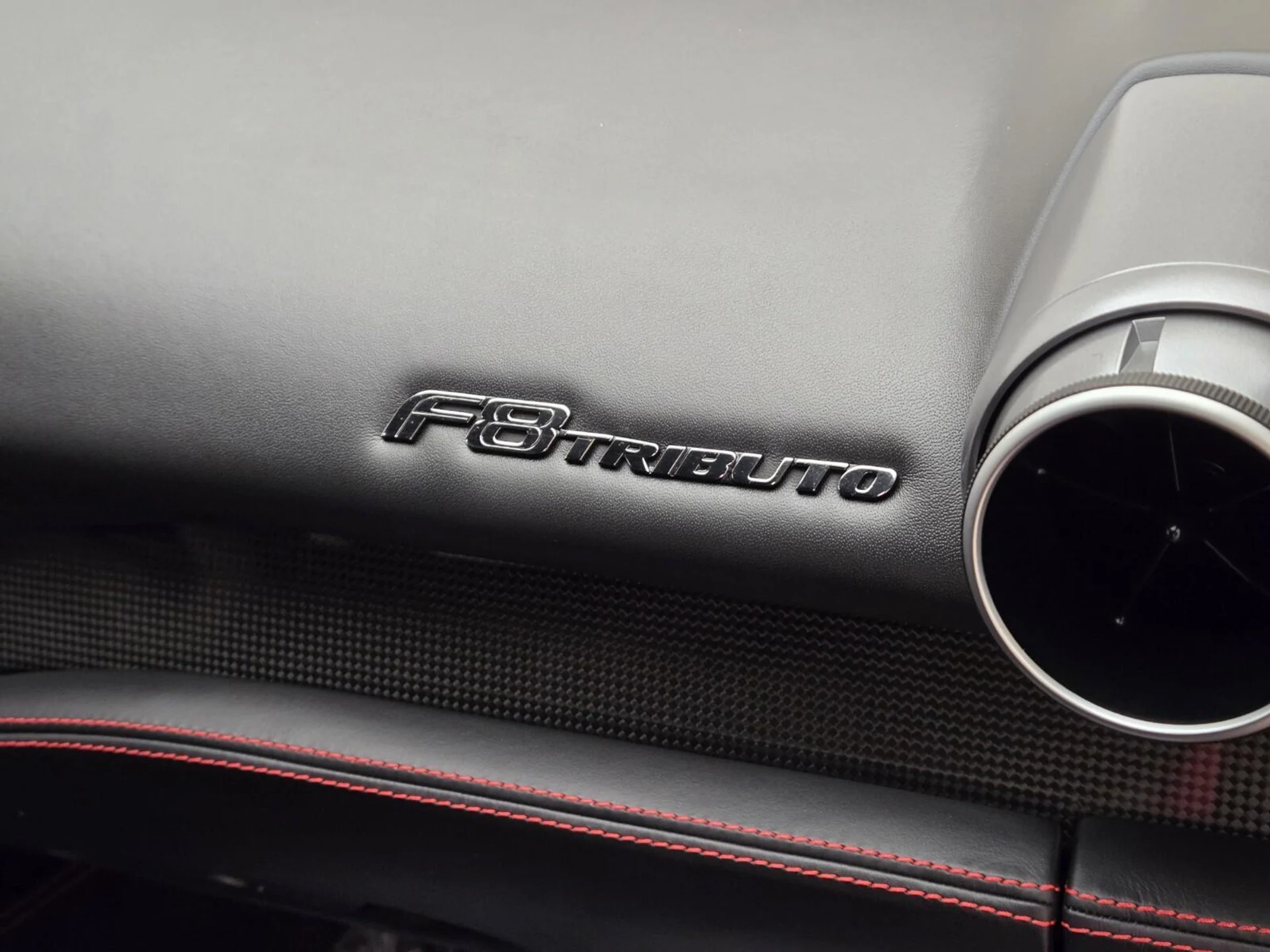 mph023_1278798717_Used_2020_Ferrari_F8_Tributo_1756364933_897c0f6163