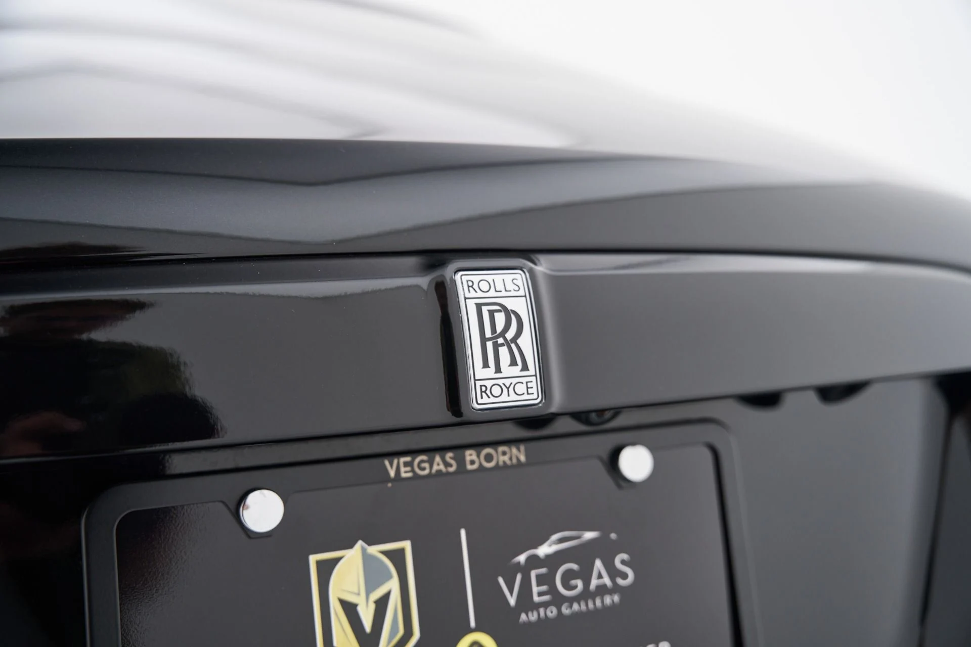 mph023_1282725017_Used_2015_Rolls_Royce_Wraith_Base_1792602927_bae3efeeeb