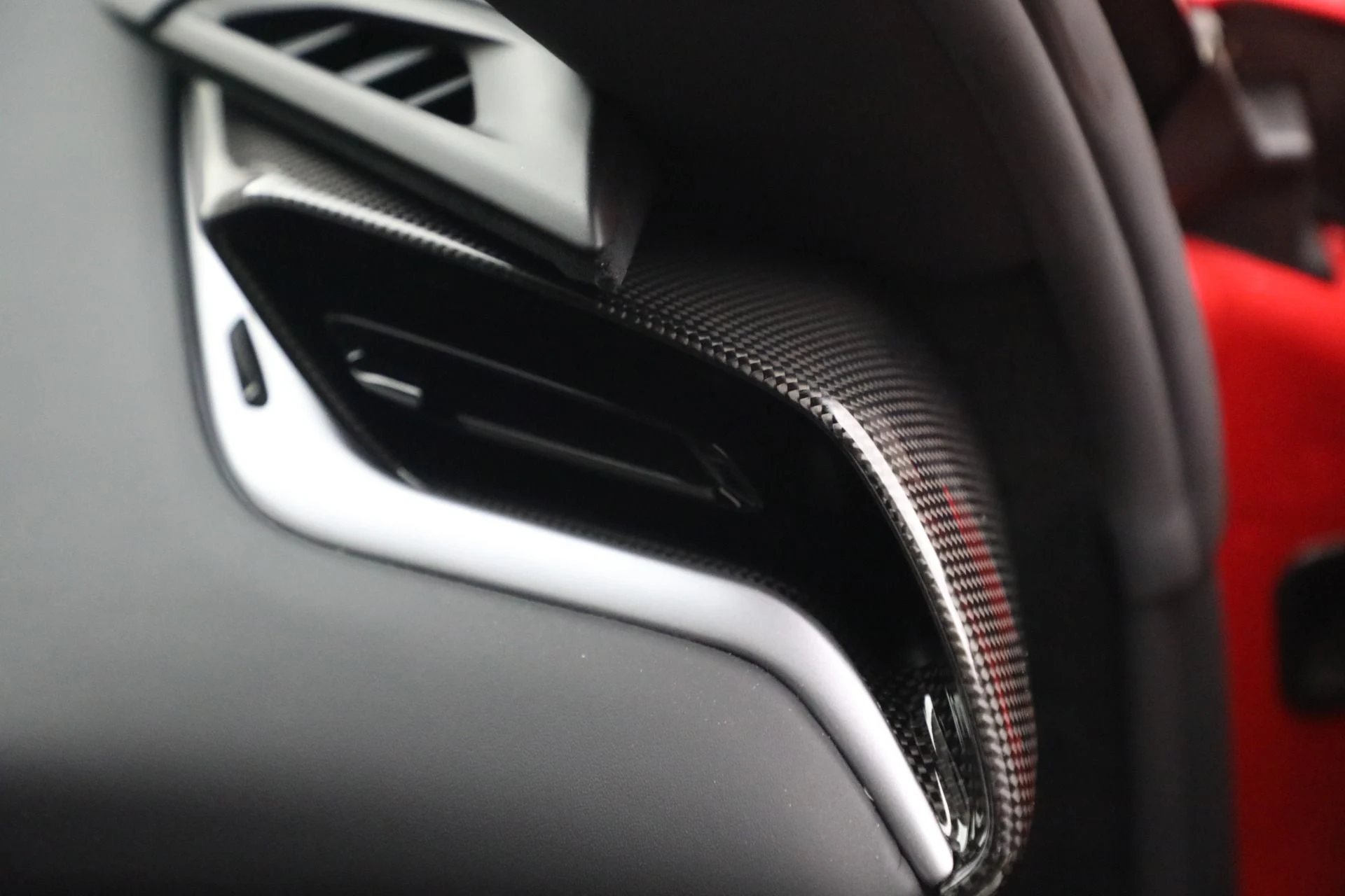 mph023_1286182637_Used_2022_Ferrari_SF_90_Stradale_1776195358_259dd130db