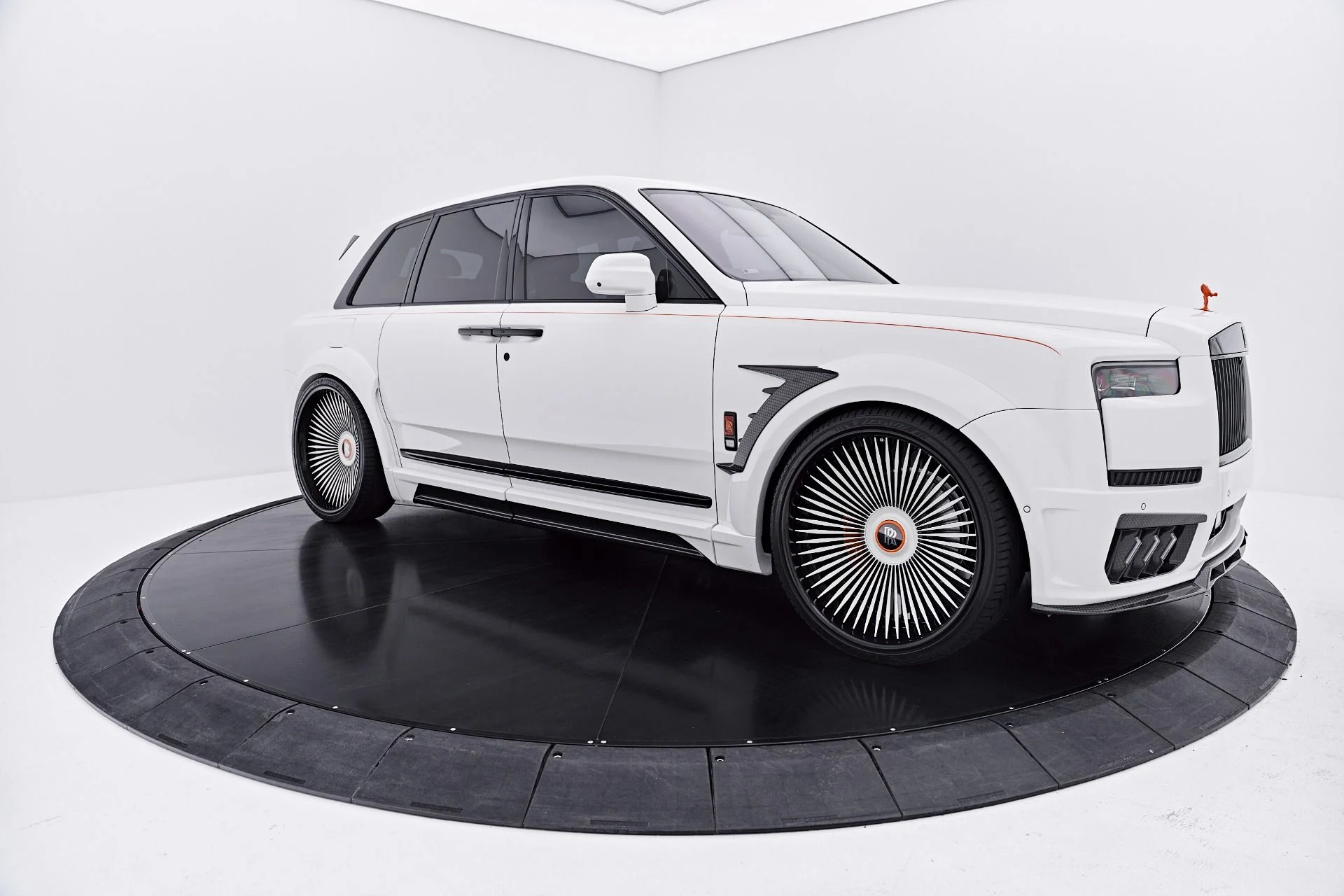 mph023_1291465101_Used_2026_Rolls_Royce_Cullinan_Base_1785200786_d73b6e7604