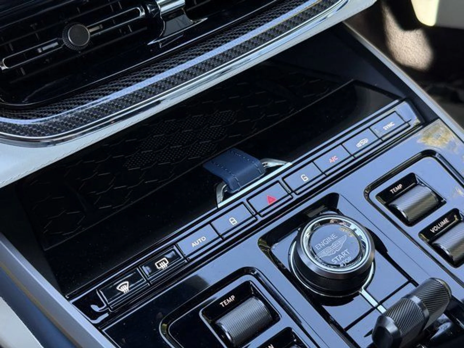 mph023_1304392893_f4dcf2dd349f4a5393b196444985265e_ad958d5239