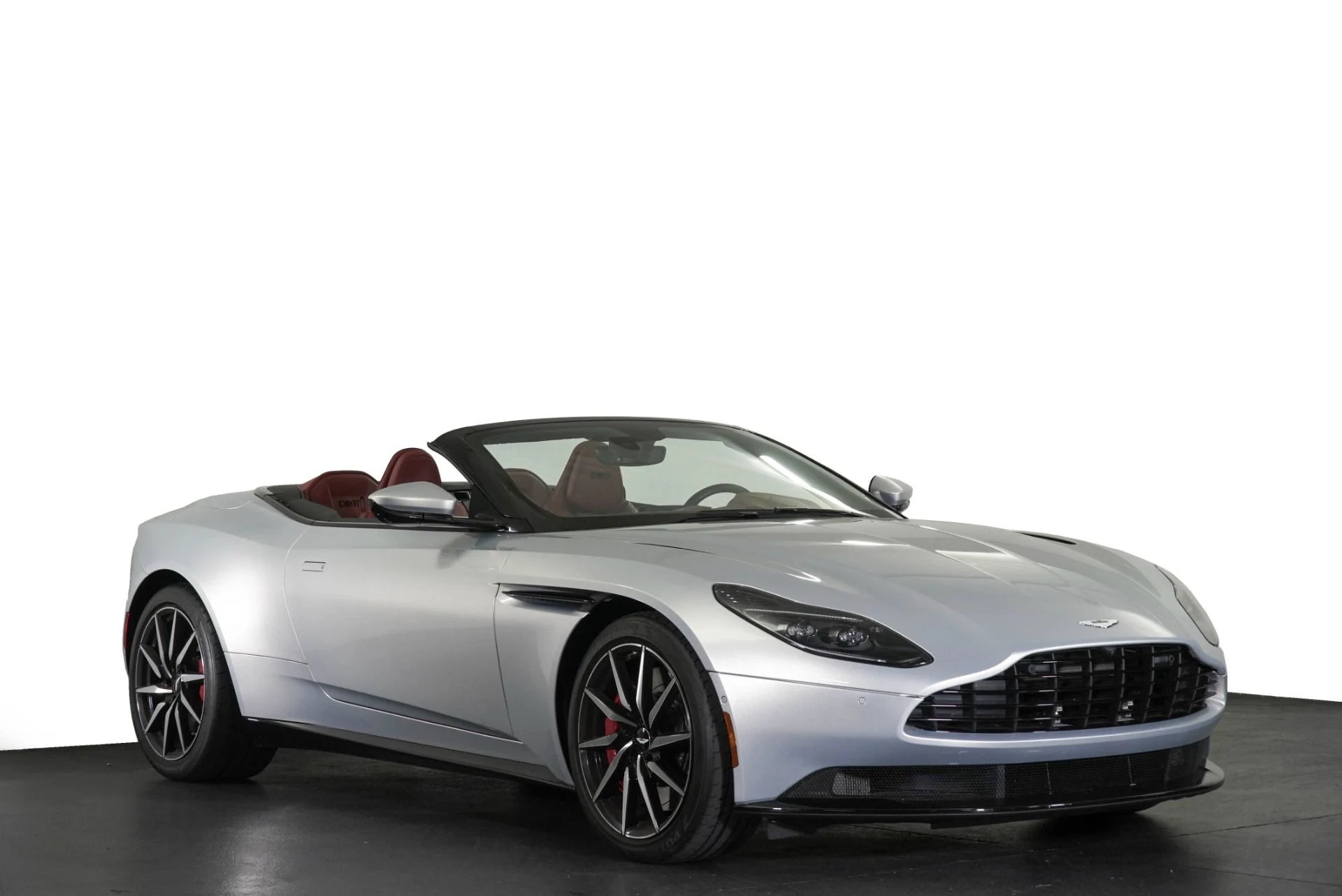 mph023_130665354_Used_2021_Aston_Martin_DB_11_Volante_1769647963_11123e29ff