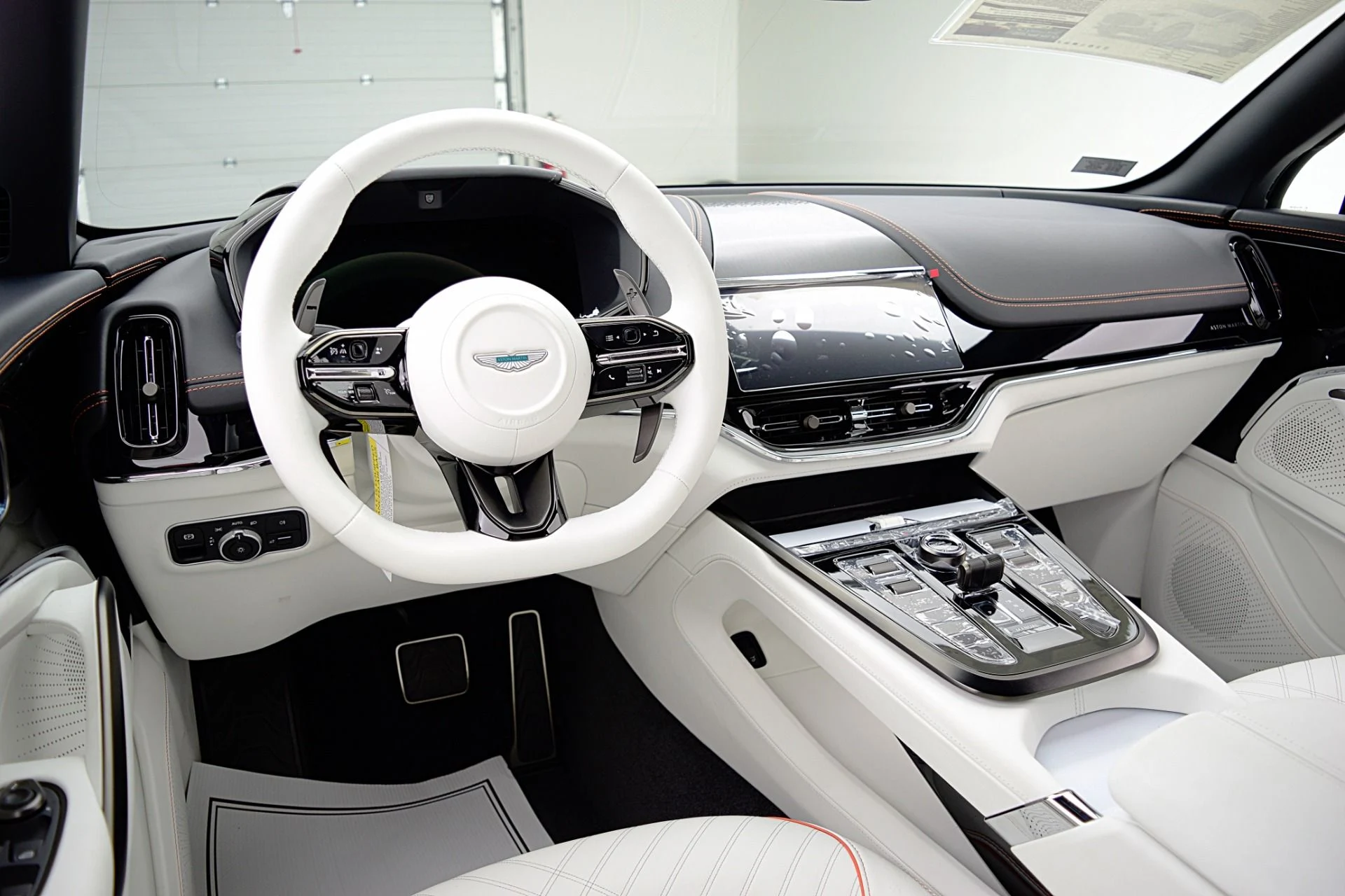 mph023_1308170069_New_2025_Aston_Martin_DBX_707_944e808429