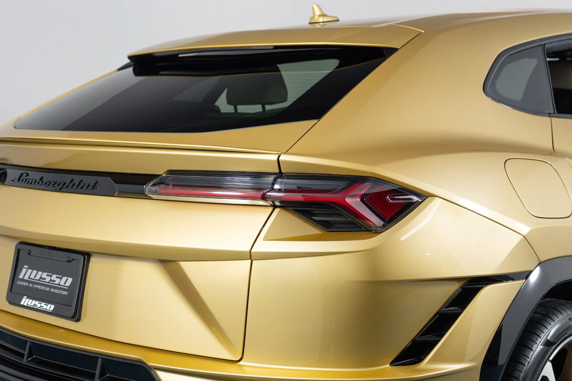 mph023_1316564858_Used_2023_Lamborghini_Urus_S_1781741186_3936eb6364