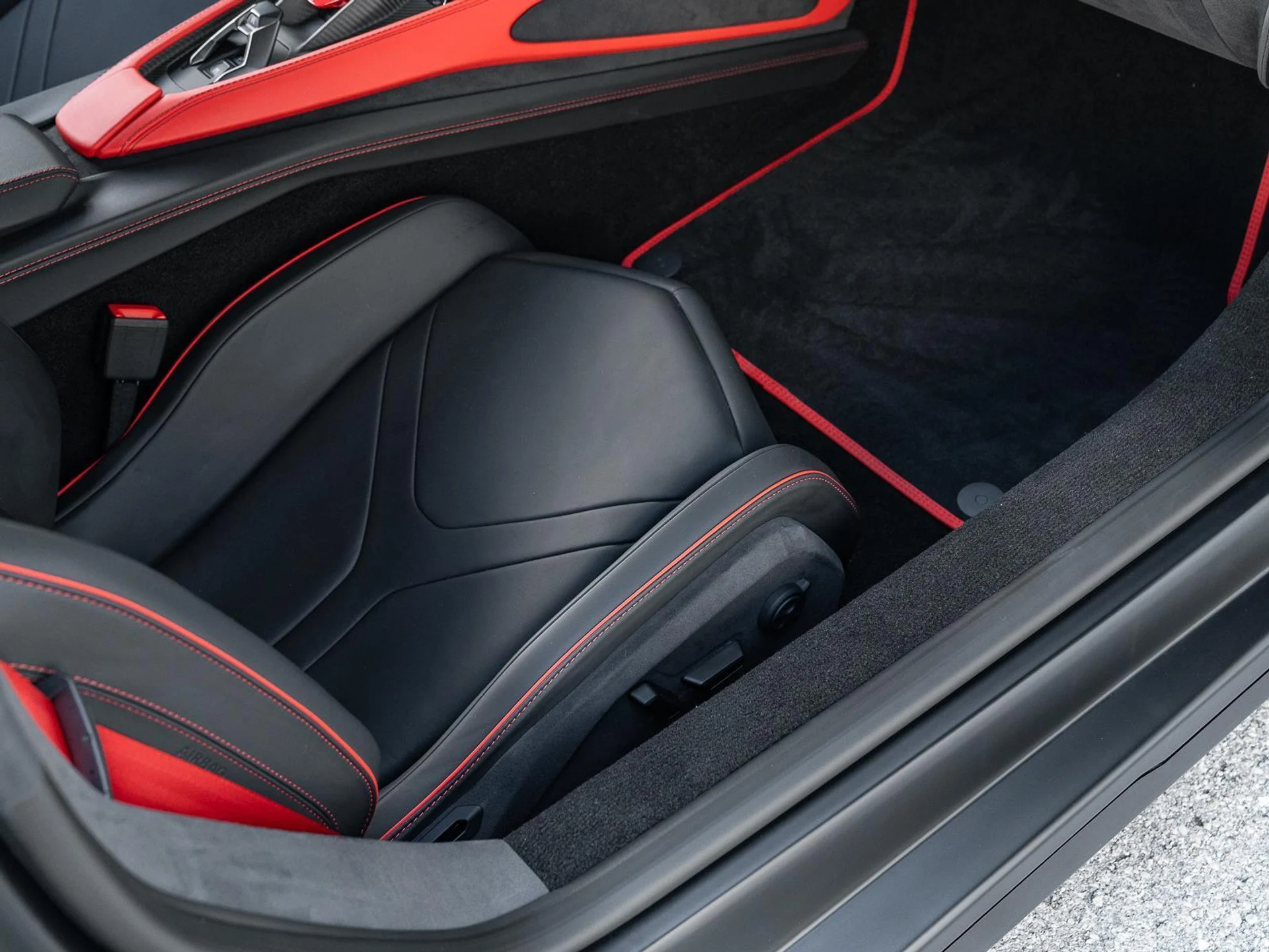 mph023_1316803930_Used_2024_Lamborghini_Revuelto_Coupe_1772801266_ab32ca0eae