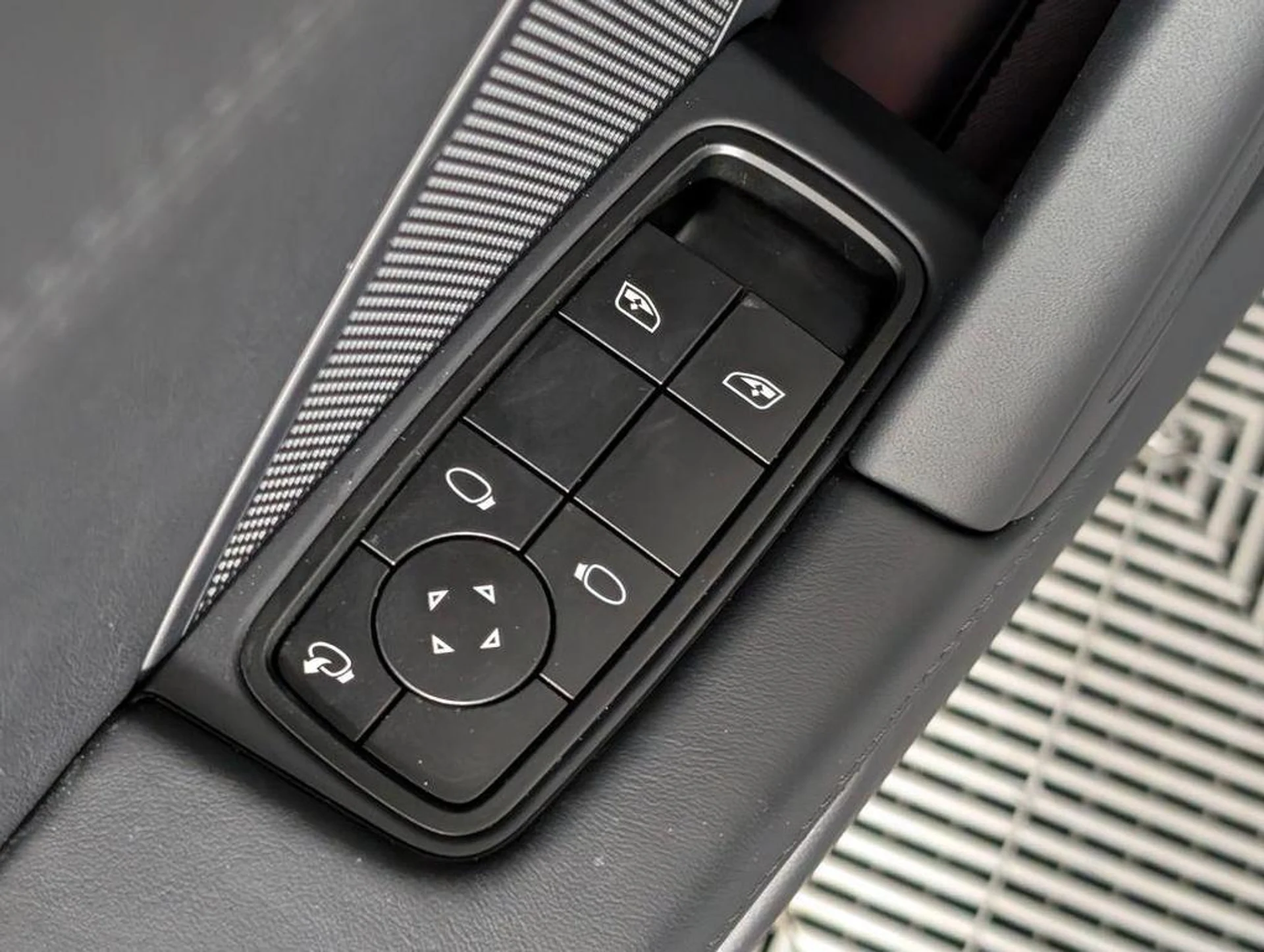 mph023_132404333_wy_Pce41q_FGH_Ye_Dhzpgj_ILV_Pr6o_8873ff76aa