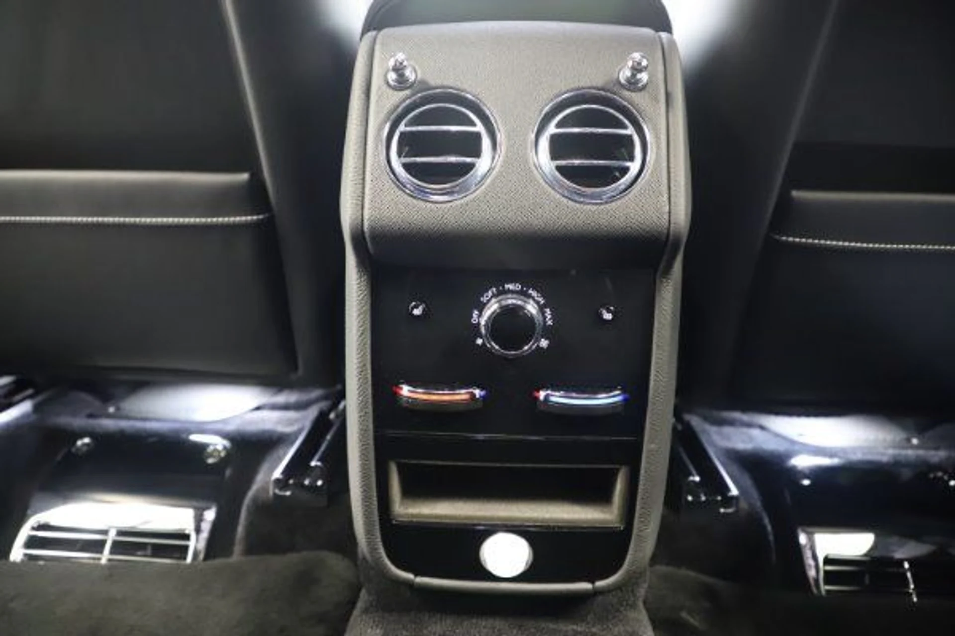 mph023_1337122292_Used_2020_Rolls_Royce_Cullinan_aacabdb654