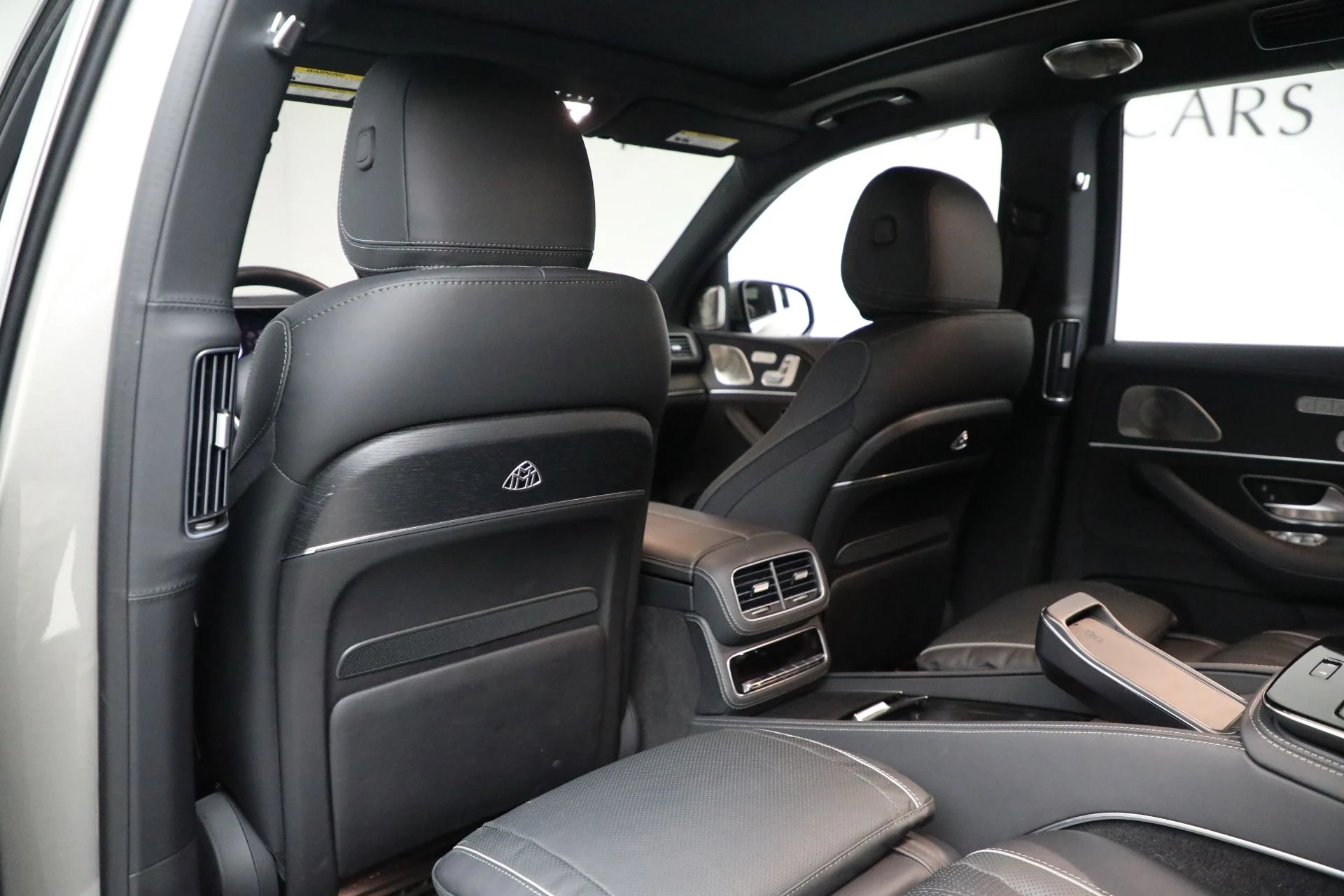 mph023_1344173562_Used_2024_Mercedes_Benz_Maybach_GLS_600_4_MATIC_1763566365_f49ae0ec47