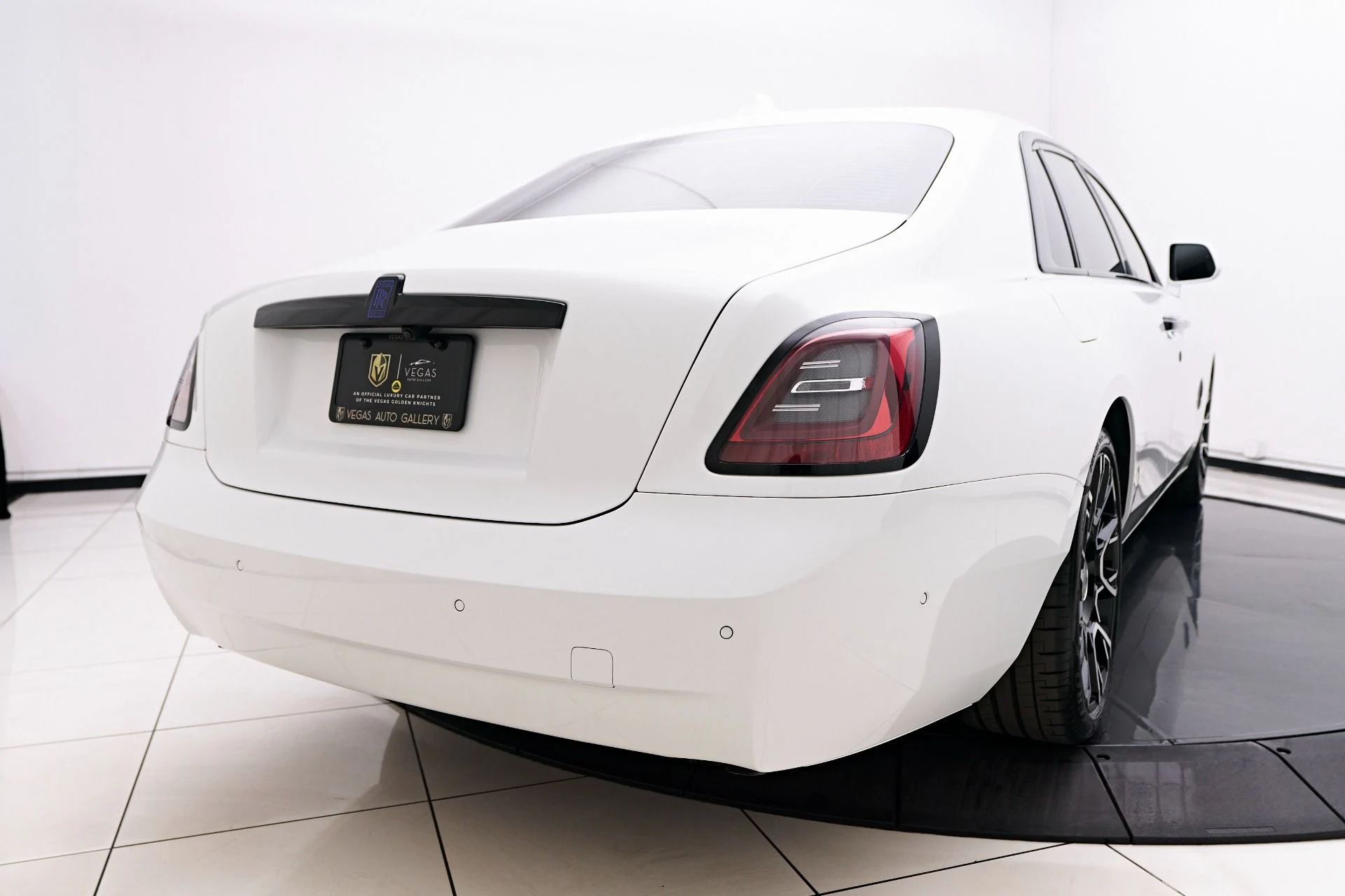 mph023_1346229452_Used_2024_Rolls_Royce_Ghost_Base_1757190823_040cd2e2a1