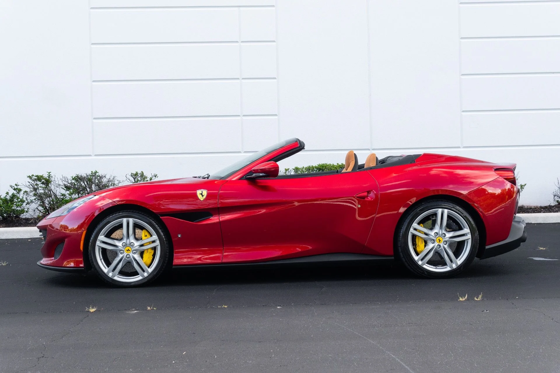 mph023_1347702472_Used_2019_Ferrari_Portofino_1779385815_50475ad463