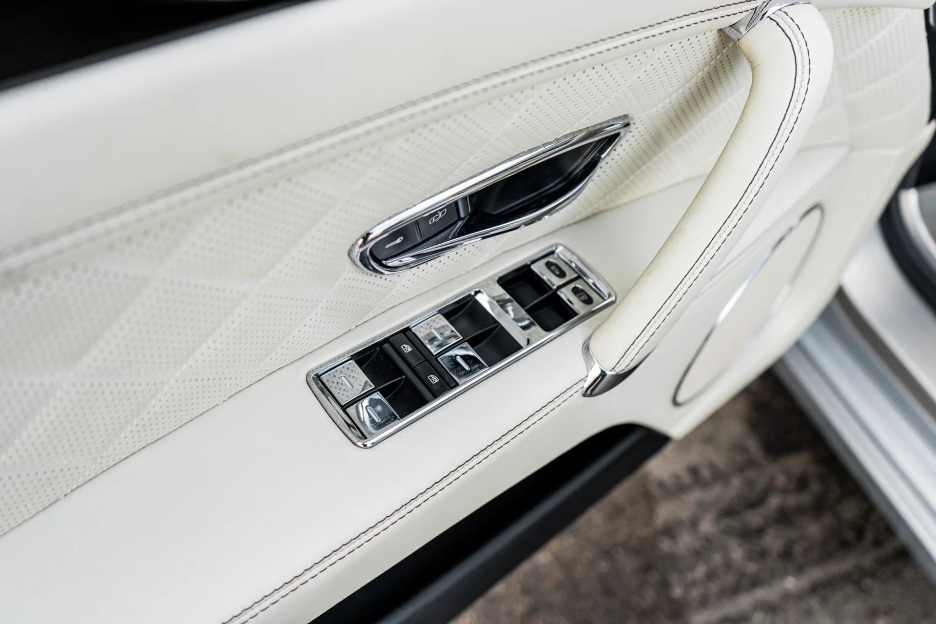 mph023_1349921240_16fe3410_7ba5_43d5_9fc6_5674f3d550e8_3339711b66