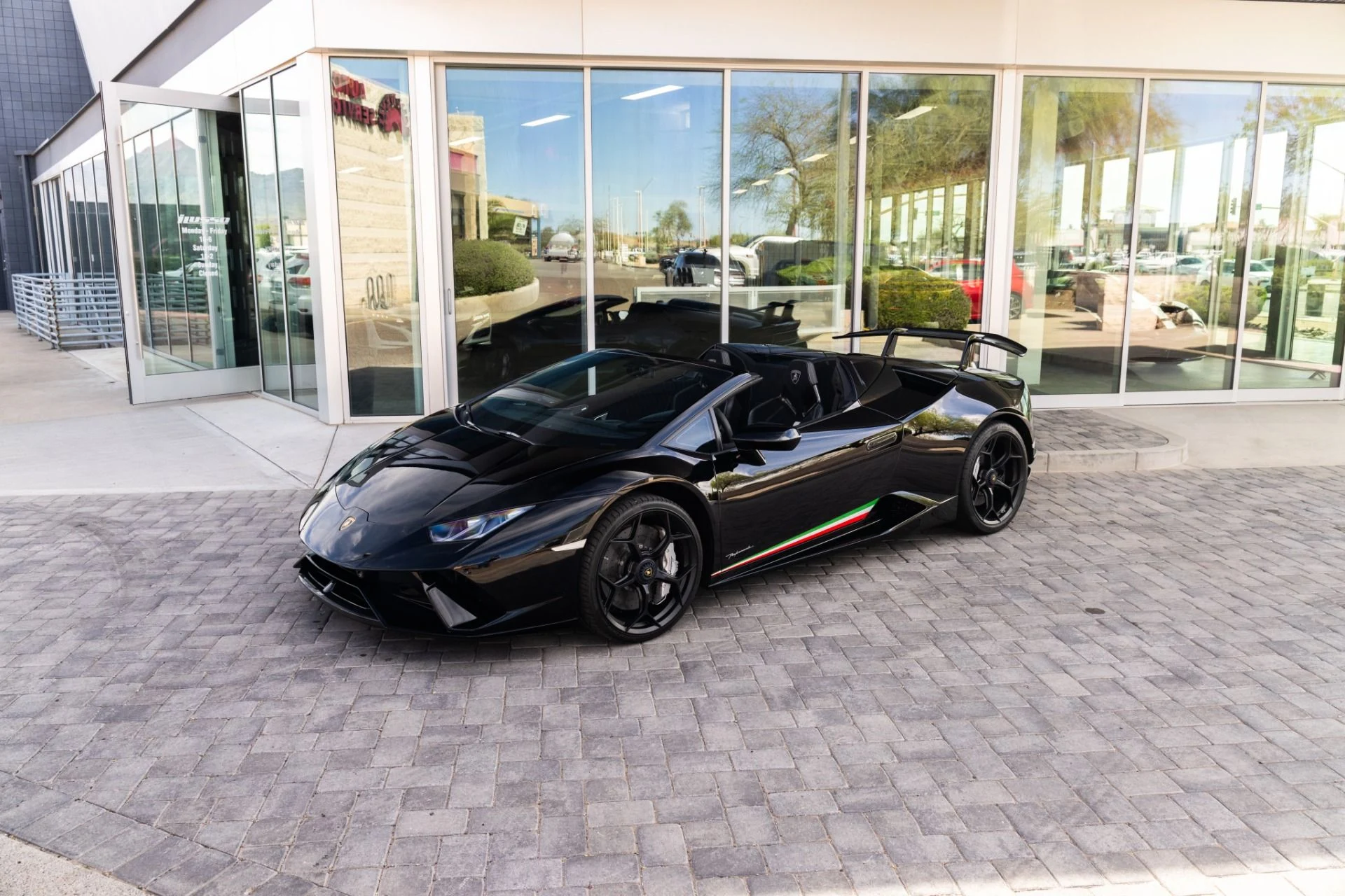 mph023_1352836344_Used_2018_Lamborghini_Huracan_LP_640_4_Performante_Spyder_1772832591_3157b0001d