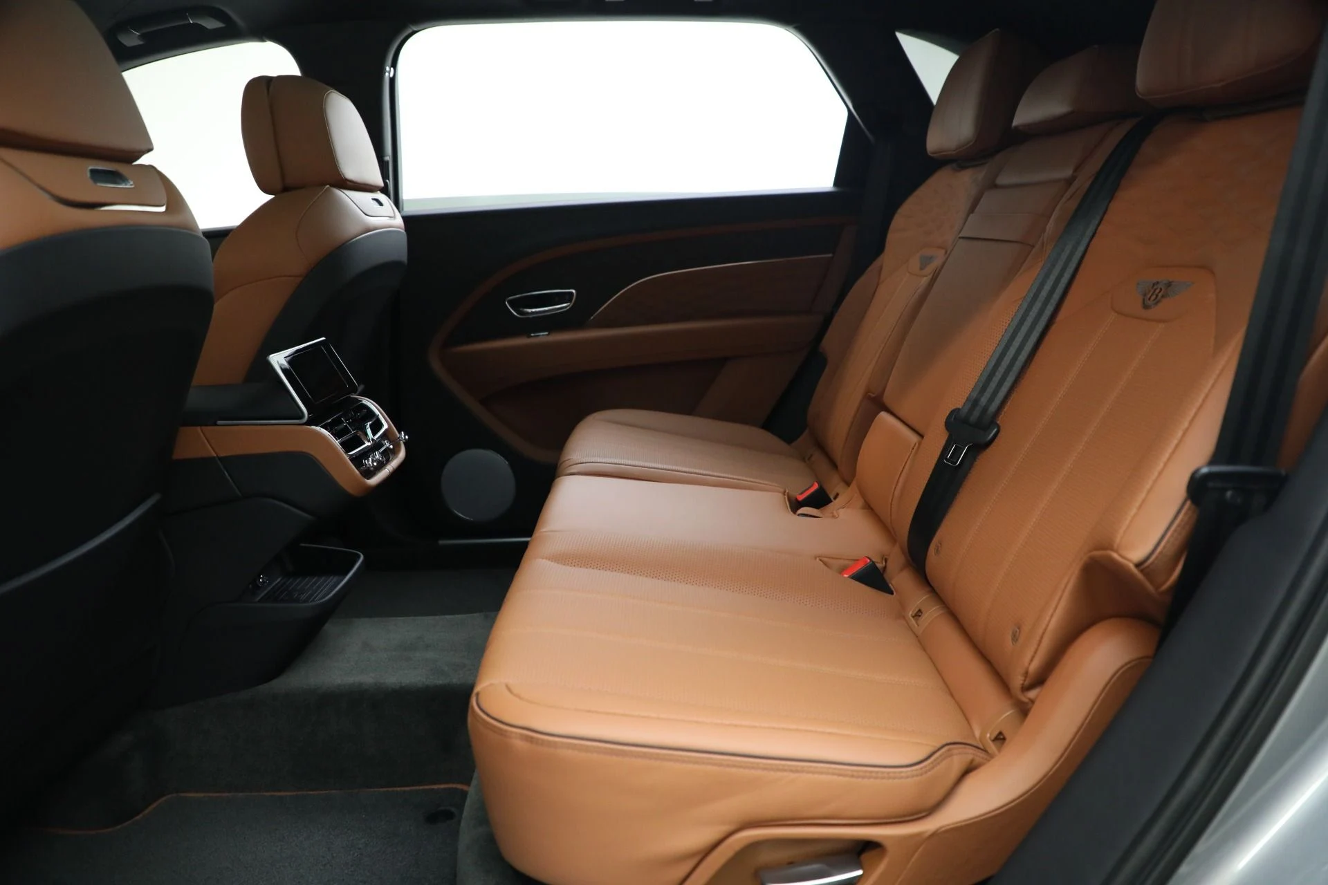 mph023_1356111839_Used_2023_Bentley_Bentayga_EWB_Azure_V8_7427982395