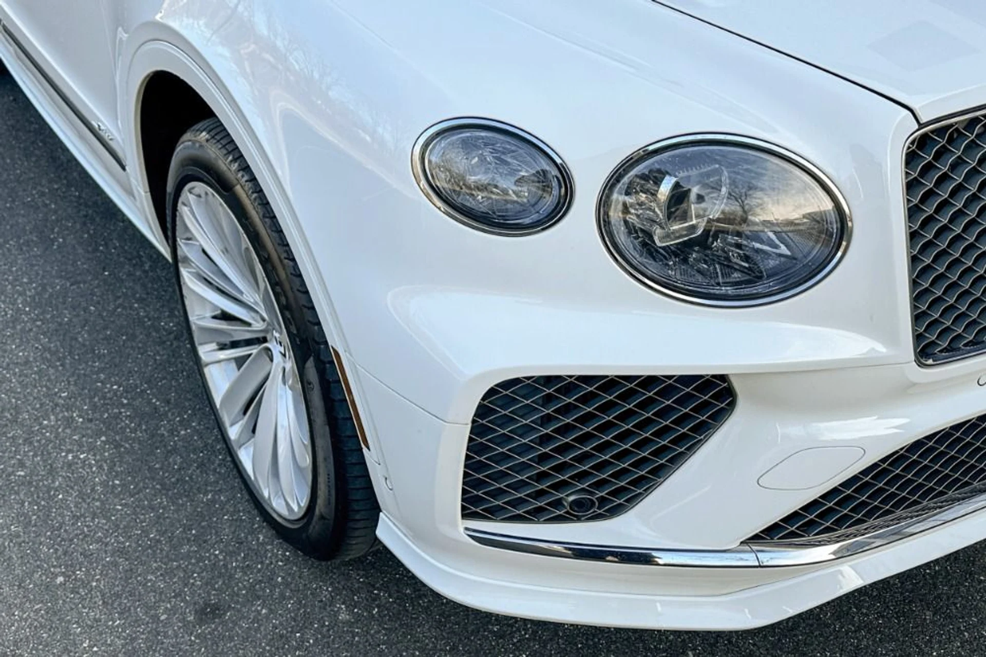 mph023_1361773715_Used_2022_Bentley_Bentayga_Speed_1768300106_cf19b4d739