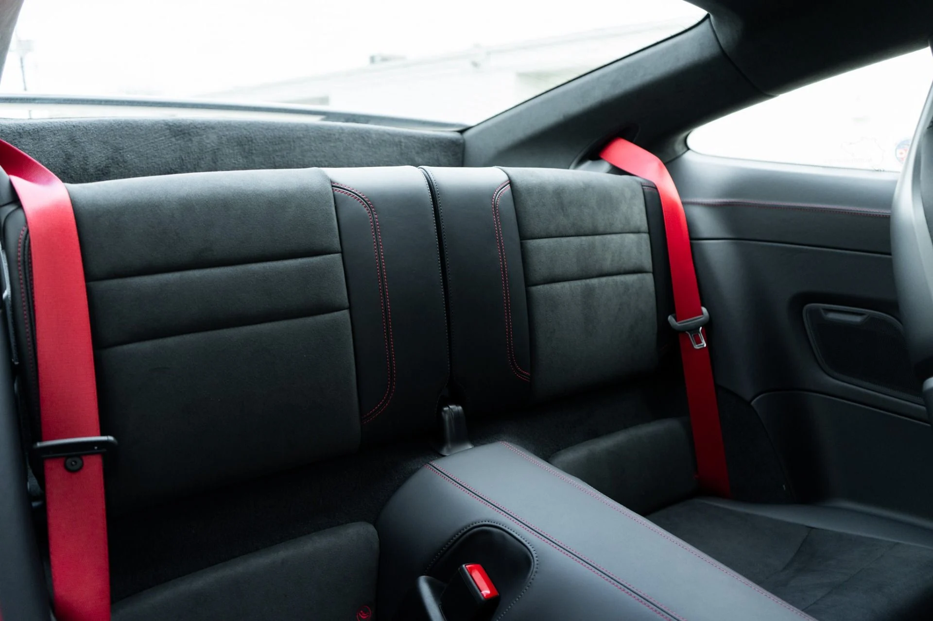 mph023_1361984649_Used_2025_Porsche_911_Carrera_4_GTS_1766512574_84d94bce57