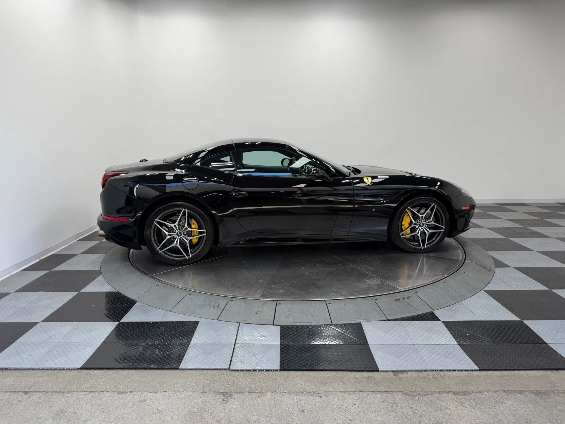 mph023_136909237_Used_2016_Ferrari_California_T_Carbon_Fiber_Driving_Zone_Twin_Turbo_Power_1782147387_31da967f03