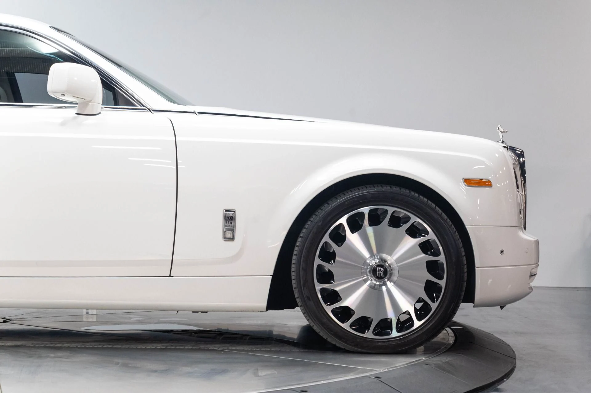 mph023_1373443401_Used_2013_Rolls_Royce_Phantom_1784226914_a30193c6a8