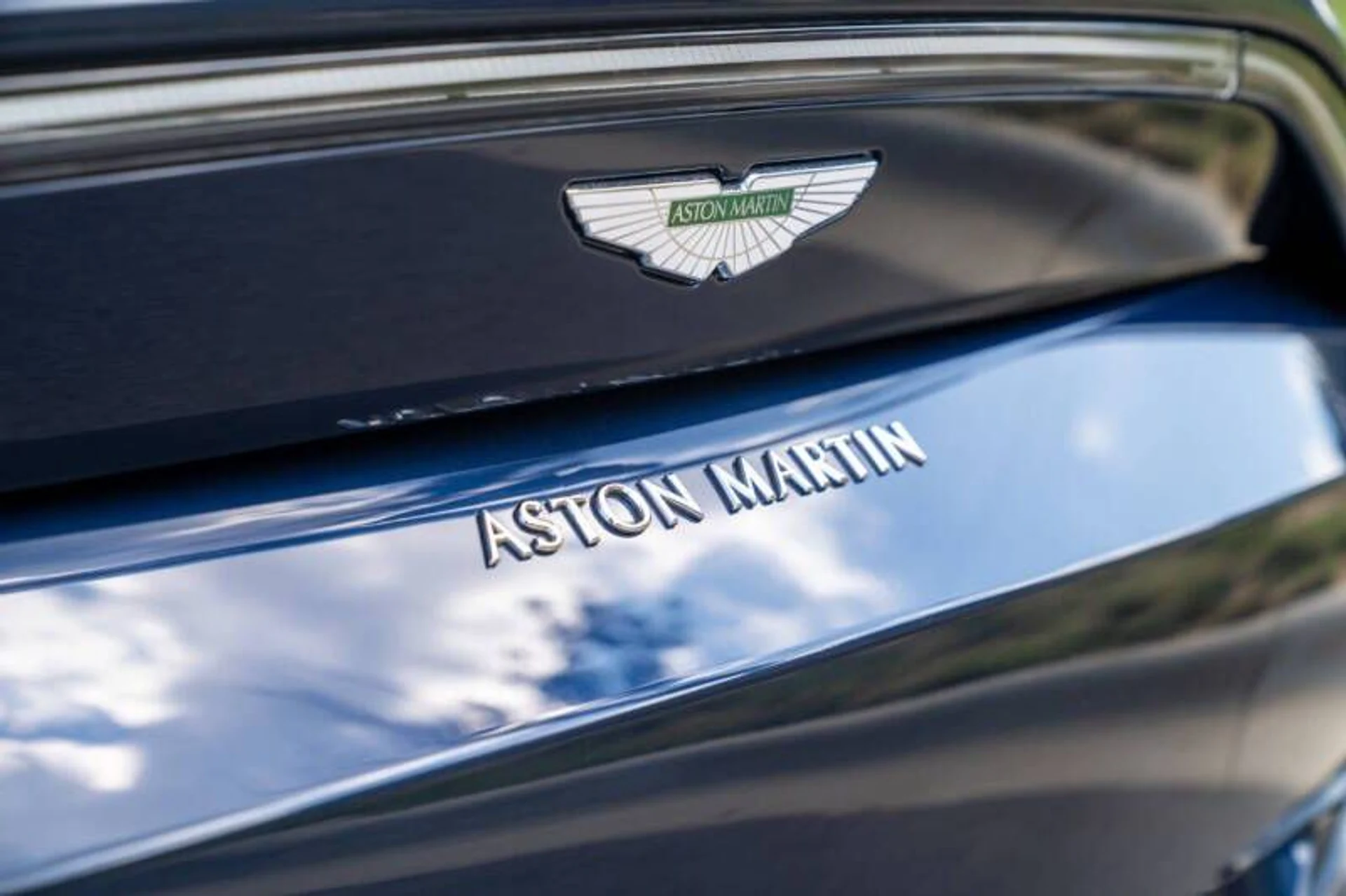 mph023_13734675_2020_aston_martin_vantage_base_2dr_coupe_de6d658669