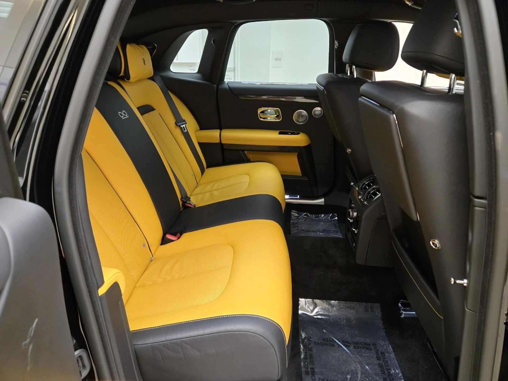 mph023_1375289819_Used_2022_Rolls_Royce_Ghost_Black_Badge_1770187637_51dace6fb3