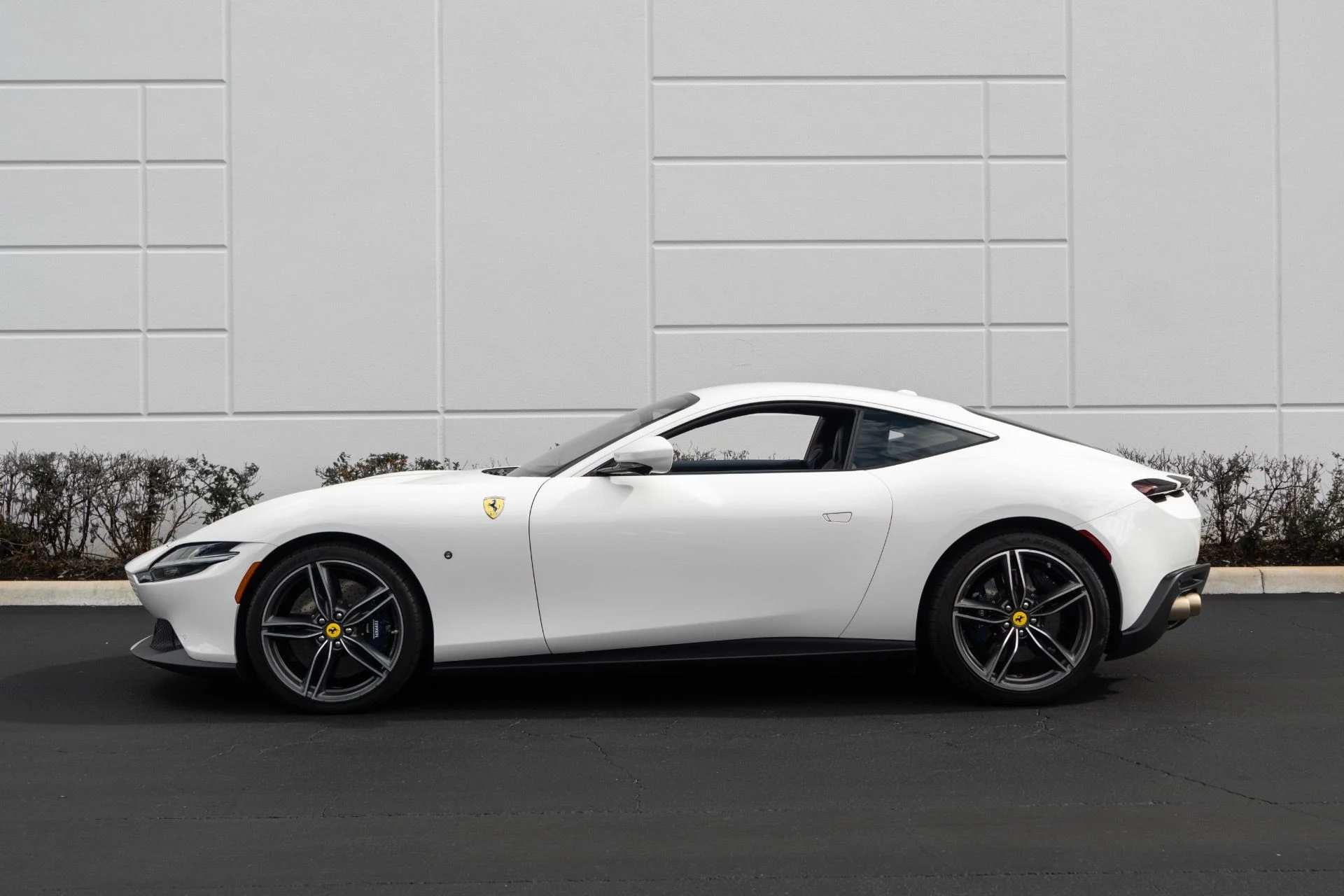 mph023_1384773803_Used_2022_Ferrari_Roma_1764790245_4bbc398dcc