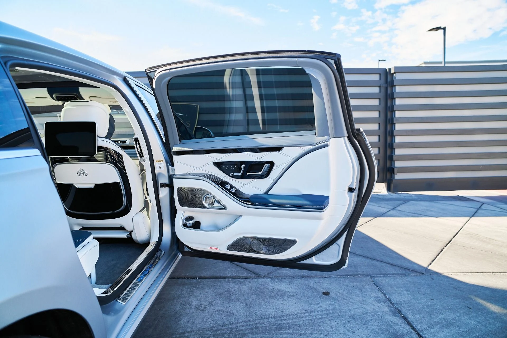 mph023_1397779885_Used_2024_Mercedes_Benz_S_Class_Maybach_S_680_1765936772_7bb78fccdc