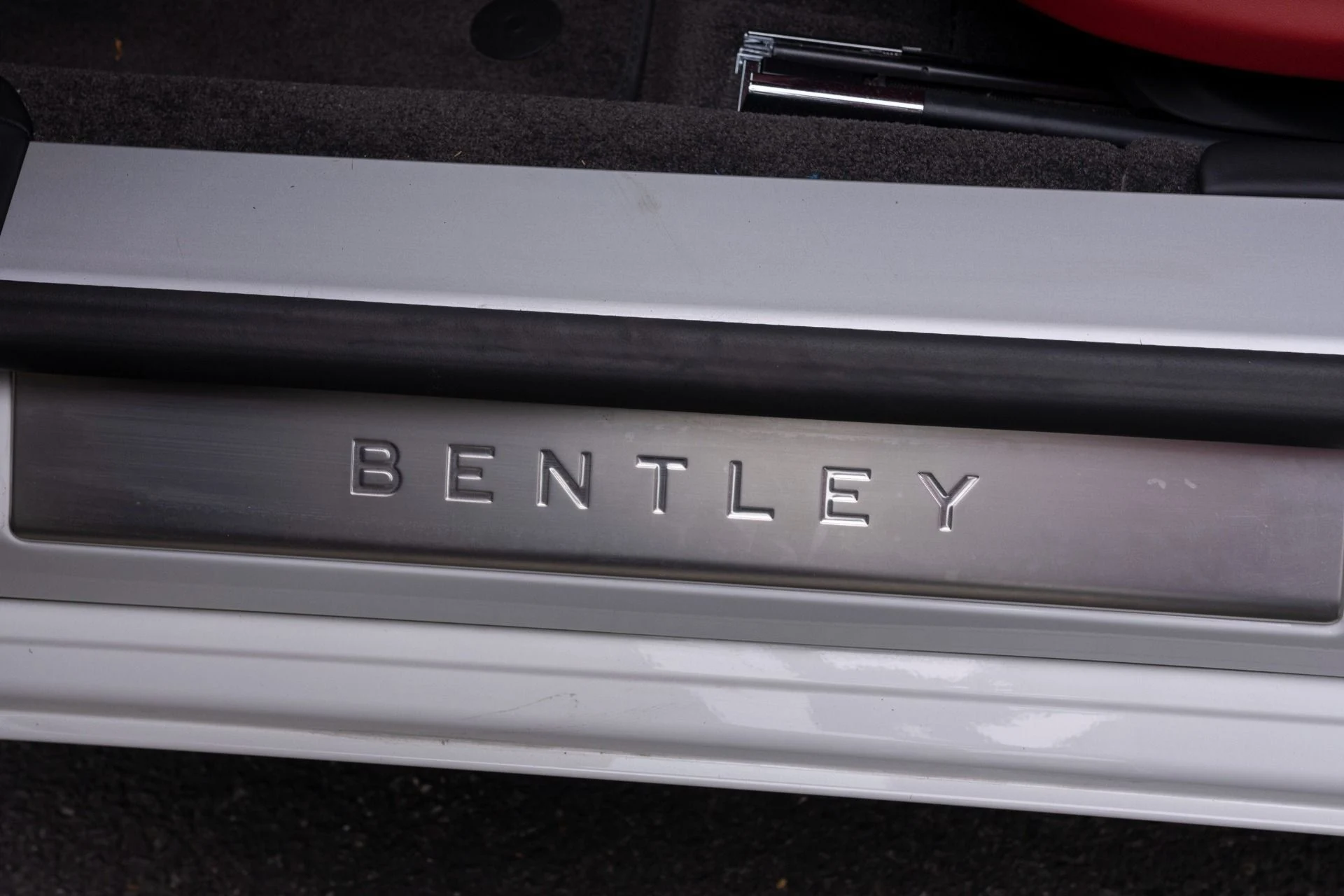 mph023_1402279953_Used_2024_Bentley_Flying_Spur_V8_1779398452_ef248ef13c
