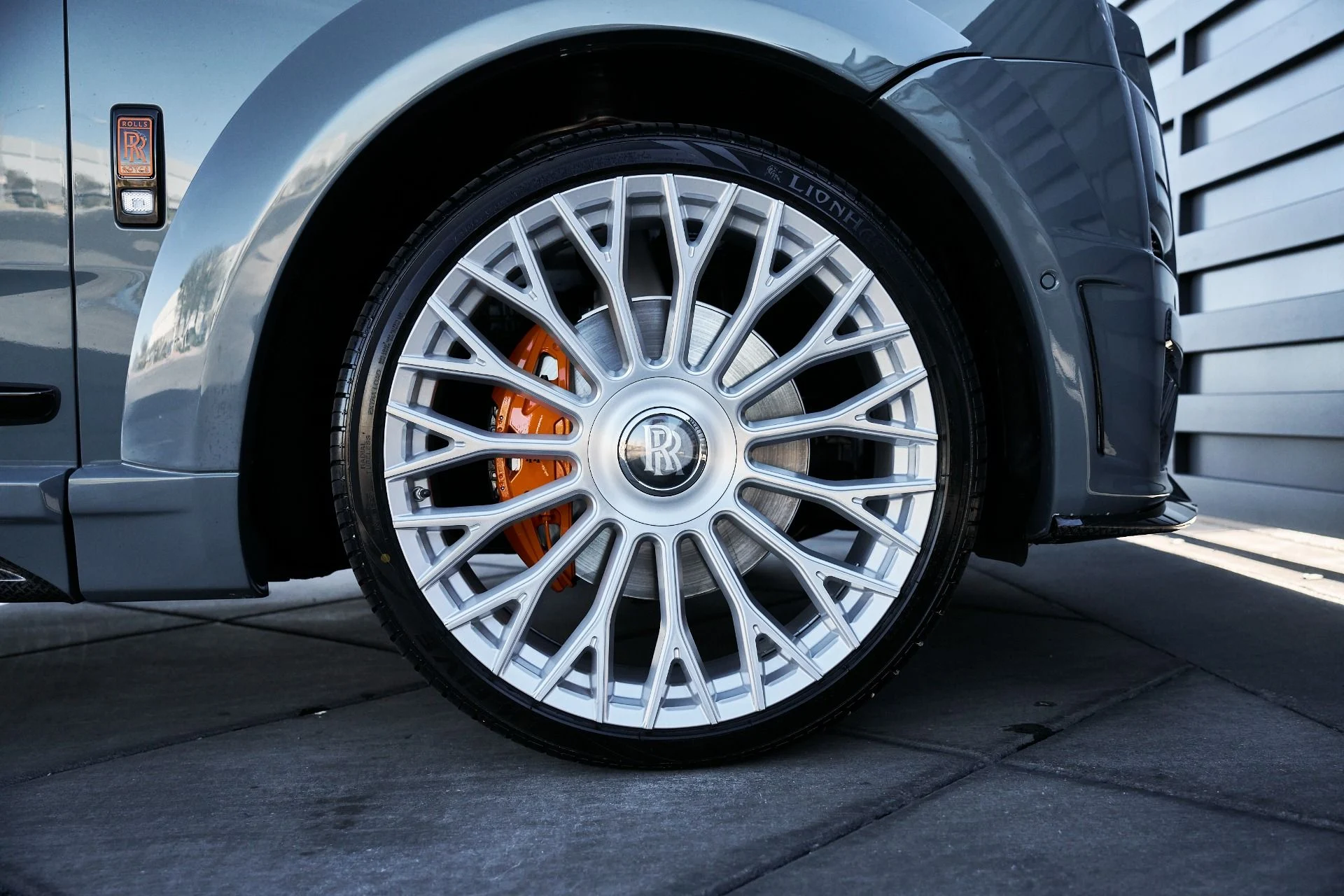 mph023_1407127315_Used_2025_Rolls_Royce_Cullinan_Base_1766020359_49bfac4538