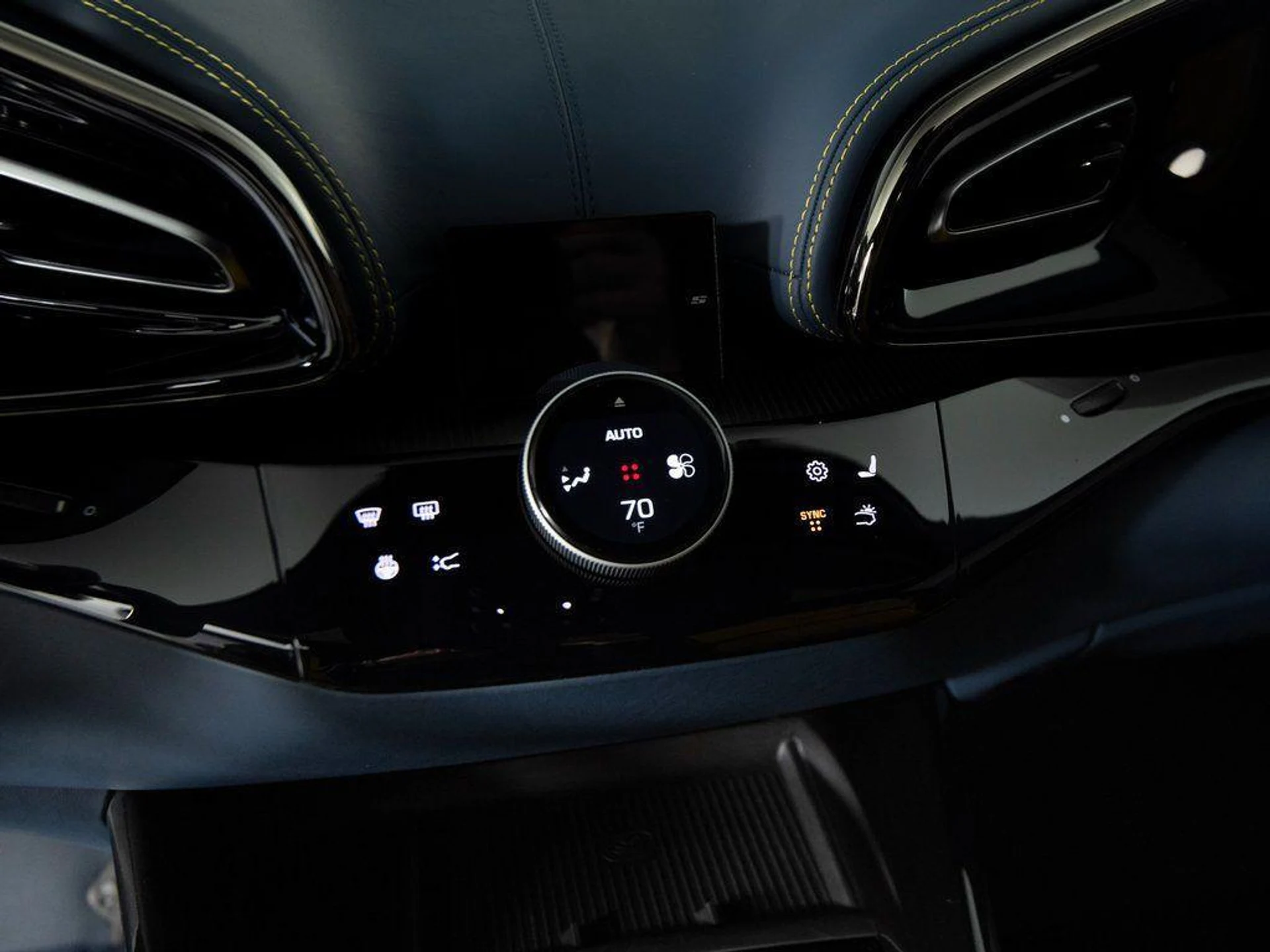 mph023_1410675690_z_Vdz4_LQ_Nlesb_Gkajx_DT_Bp_DN_49xc_558c551c30