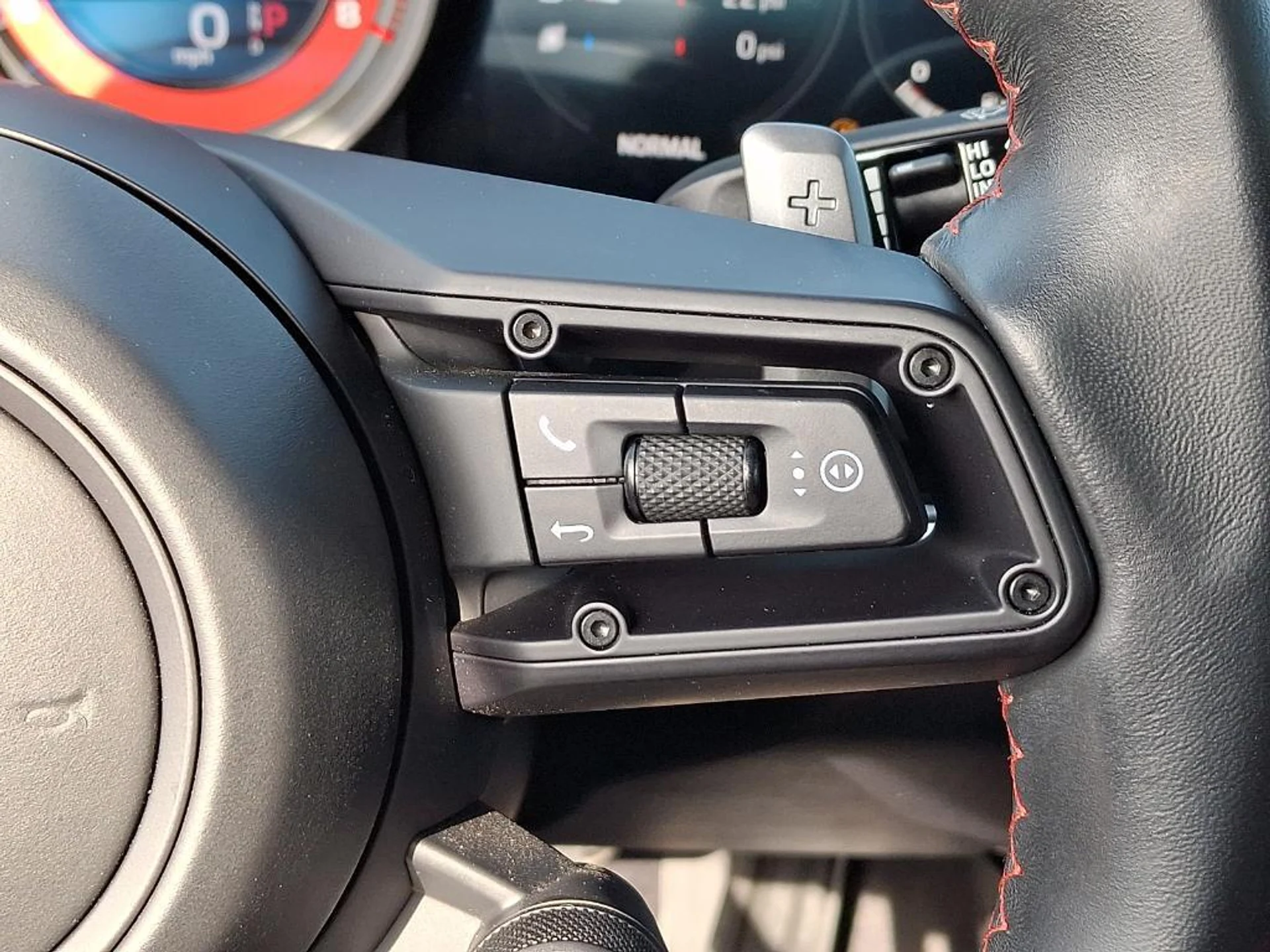 mph023_1411067574_AE_Ay_CG_5v_Yrlmji_EG_Reg_ZFFC_Lao_337ce2a4b3