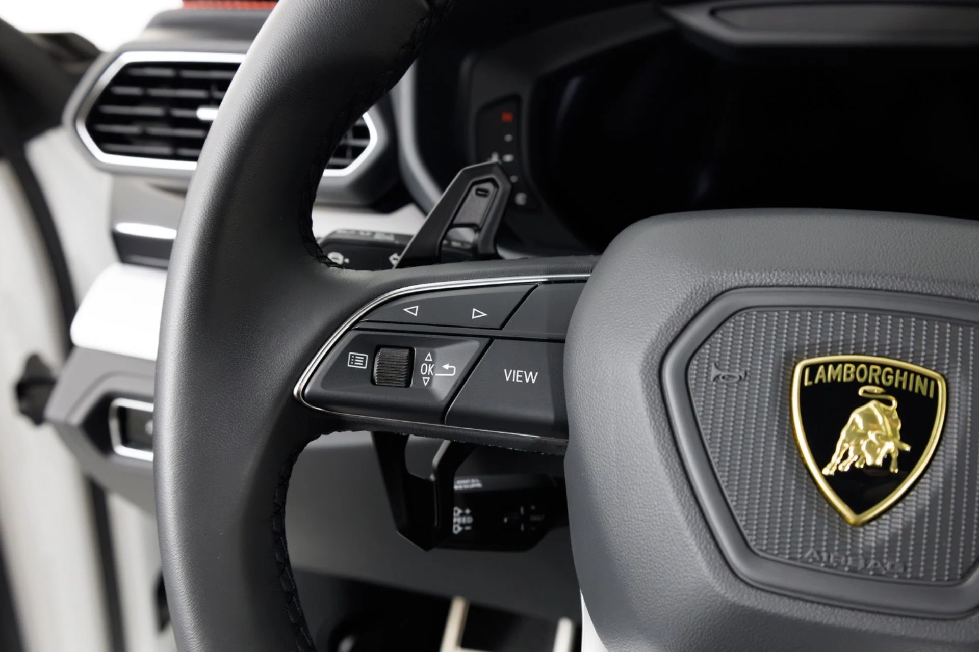 mph023_1423885749_Used_2024_Lamborghini_Urus_S_1788297644_c469cb6d93