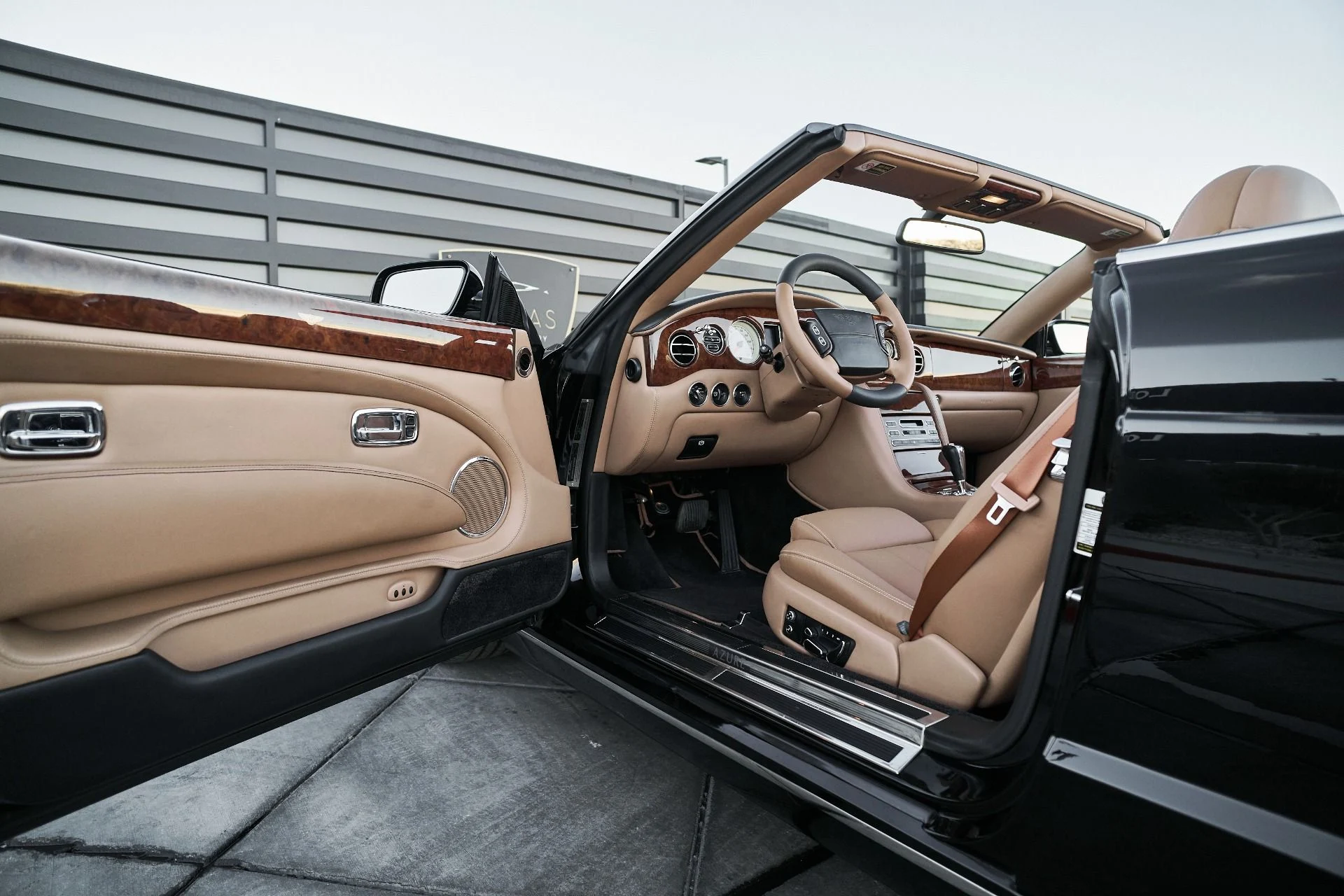 mph023_1437203305_Used_2009_Bentley_Azure_Base_1765906143_eed4070ad6