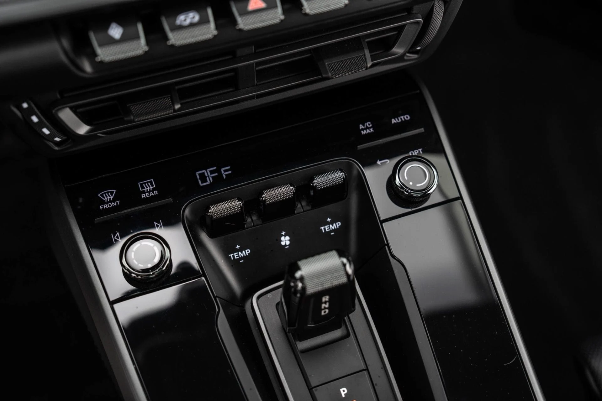 mph023_1453971657_Used_2024_Porsche_911_Carrera_1774628143_41f469b48d