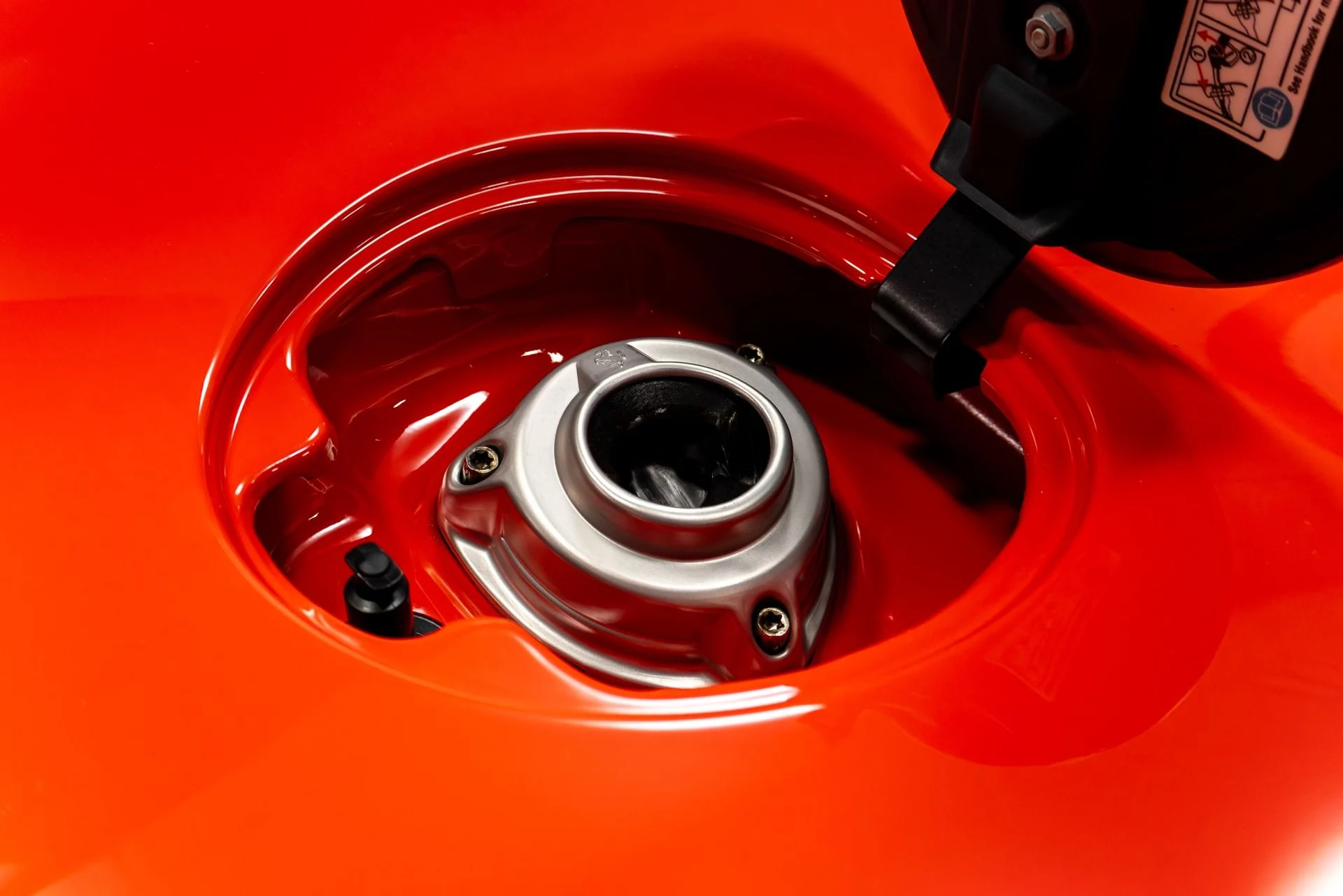 mph023_1455974434_Used_2018_Ferrari_812_Superfast_1763480061_de386bcf3f