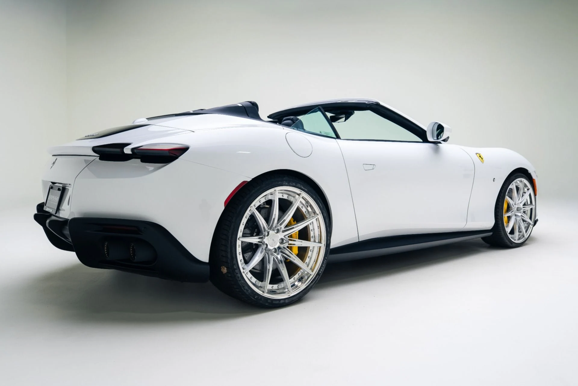 mph023_145603707_Used_2025_Ferrari_Roma_Spider_1766089214_1b02eb663d