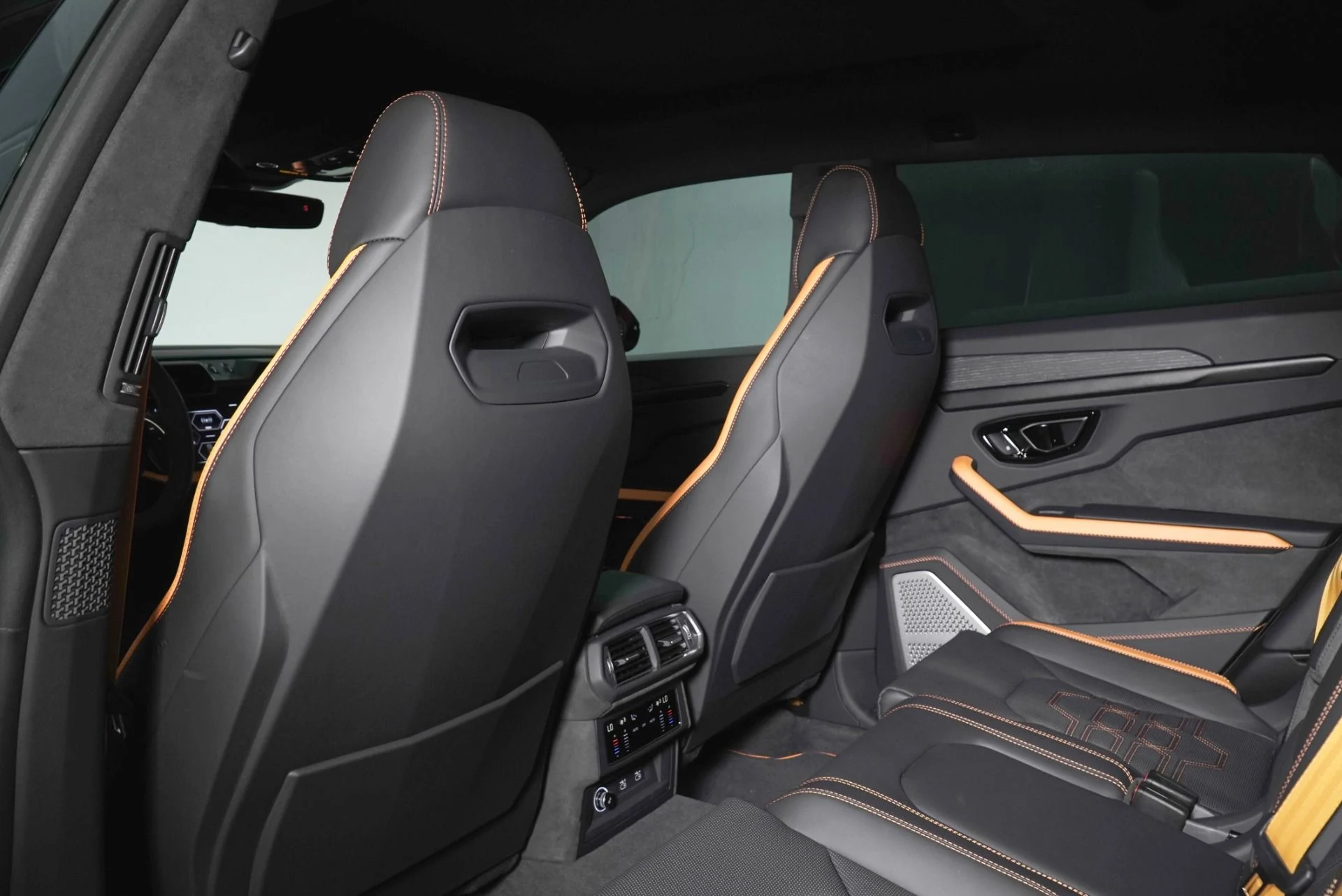mph023_1460266722_Used_2025_Lamborghini_Urus_SE_1781248569_aa0de4a0a6
