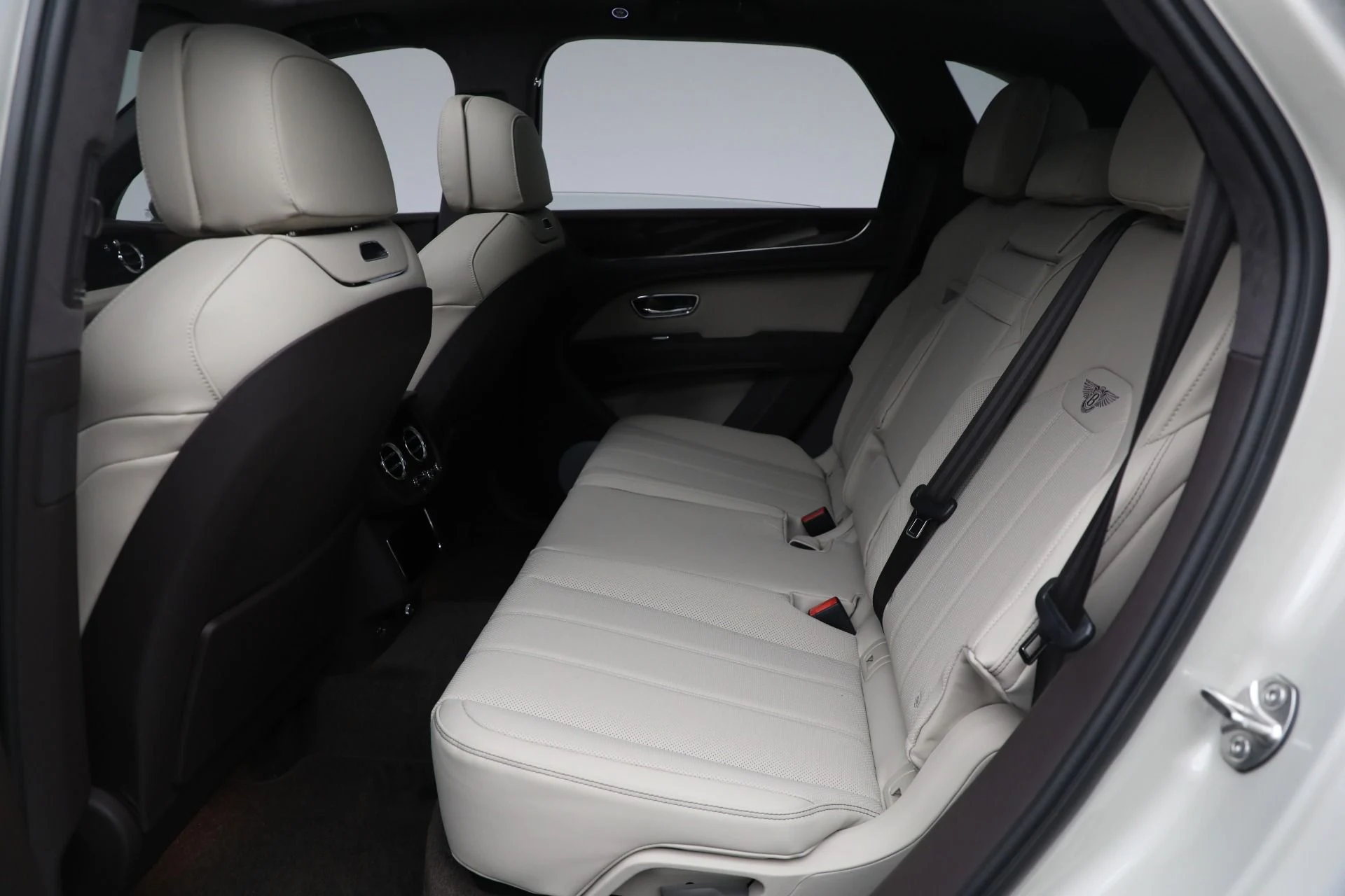 mph023_1471797476_New_2025_Bentley_Bentayga_V8_7c4c0858b2