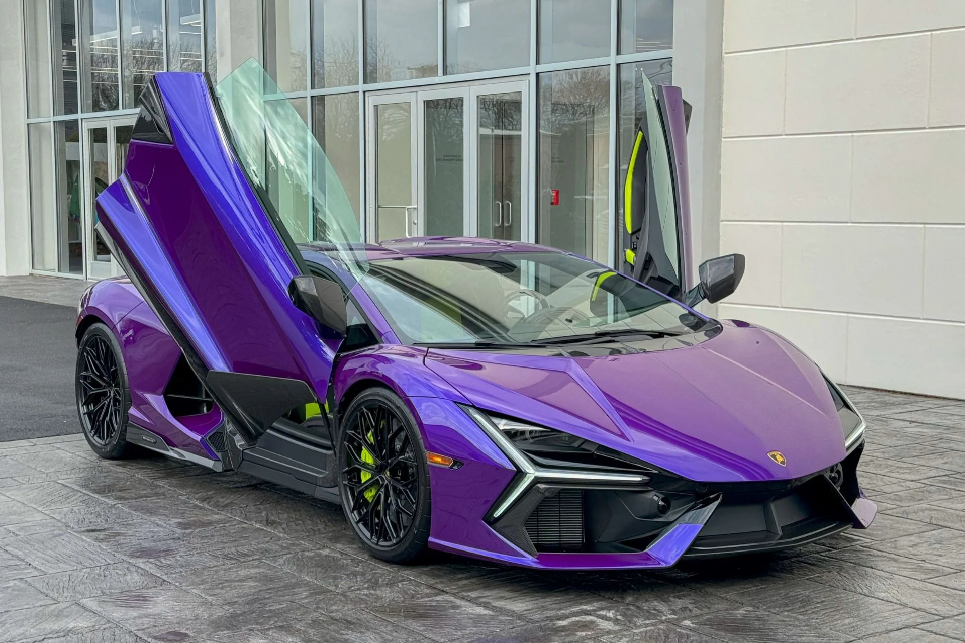 mph023_1473761807_Used_2024_Lamborghini_Revuelto_1741338657_1417b5378d