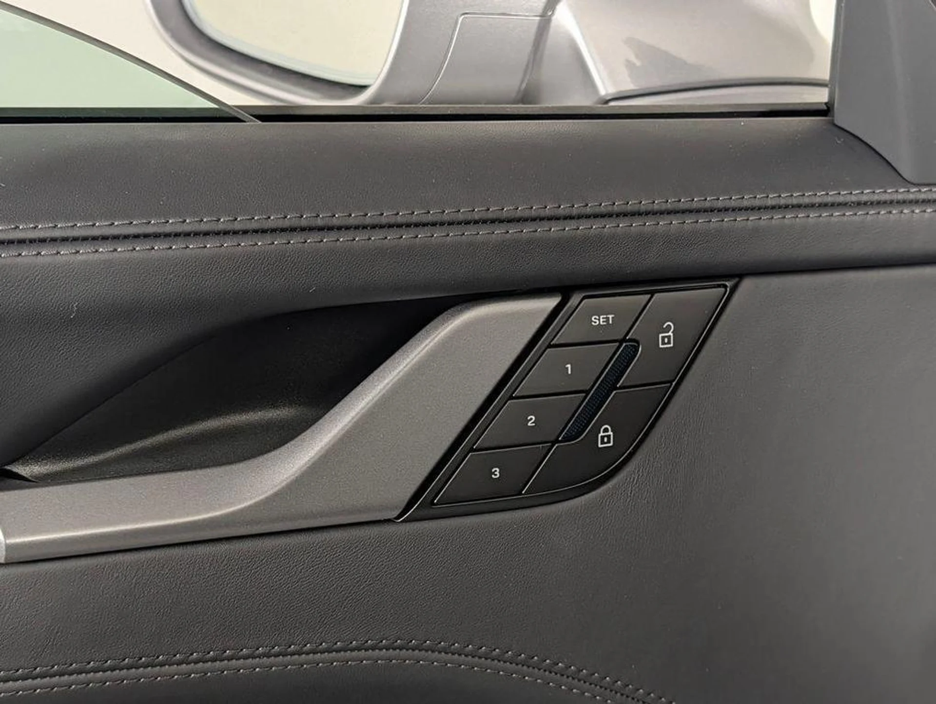 mph023_1502835970_Tn_AS_Zda_NZ_8u_Z0u_E_Fbfxo_VS_2gv4_I_0c91964e9b