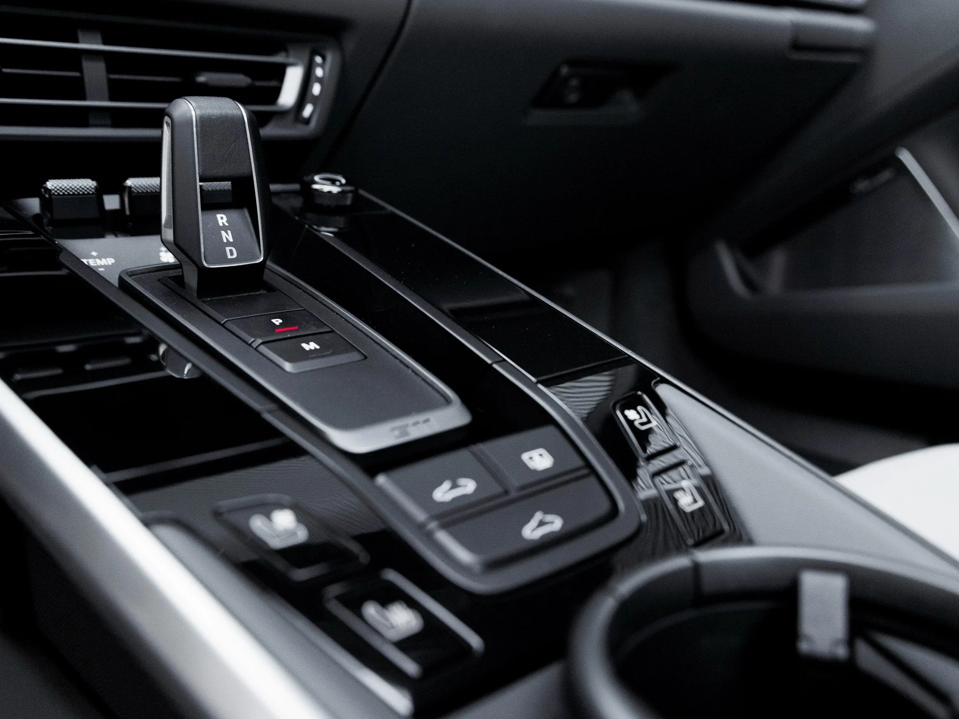 mph023_150420697_24_320fb23b9e