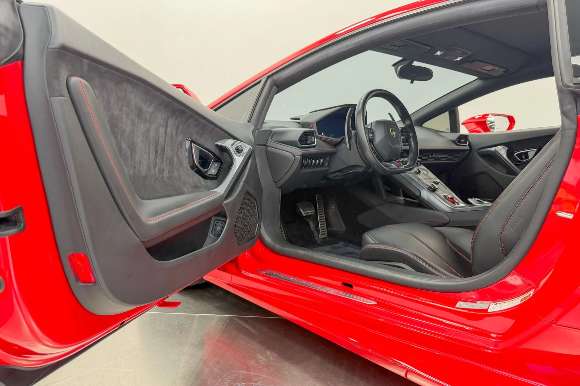 mph023_1517050051_Used_2017_Lamborghini_Huracan_LP_580_2_Techno_Package_Style_Package_1782489854_7d9c0b7417