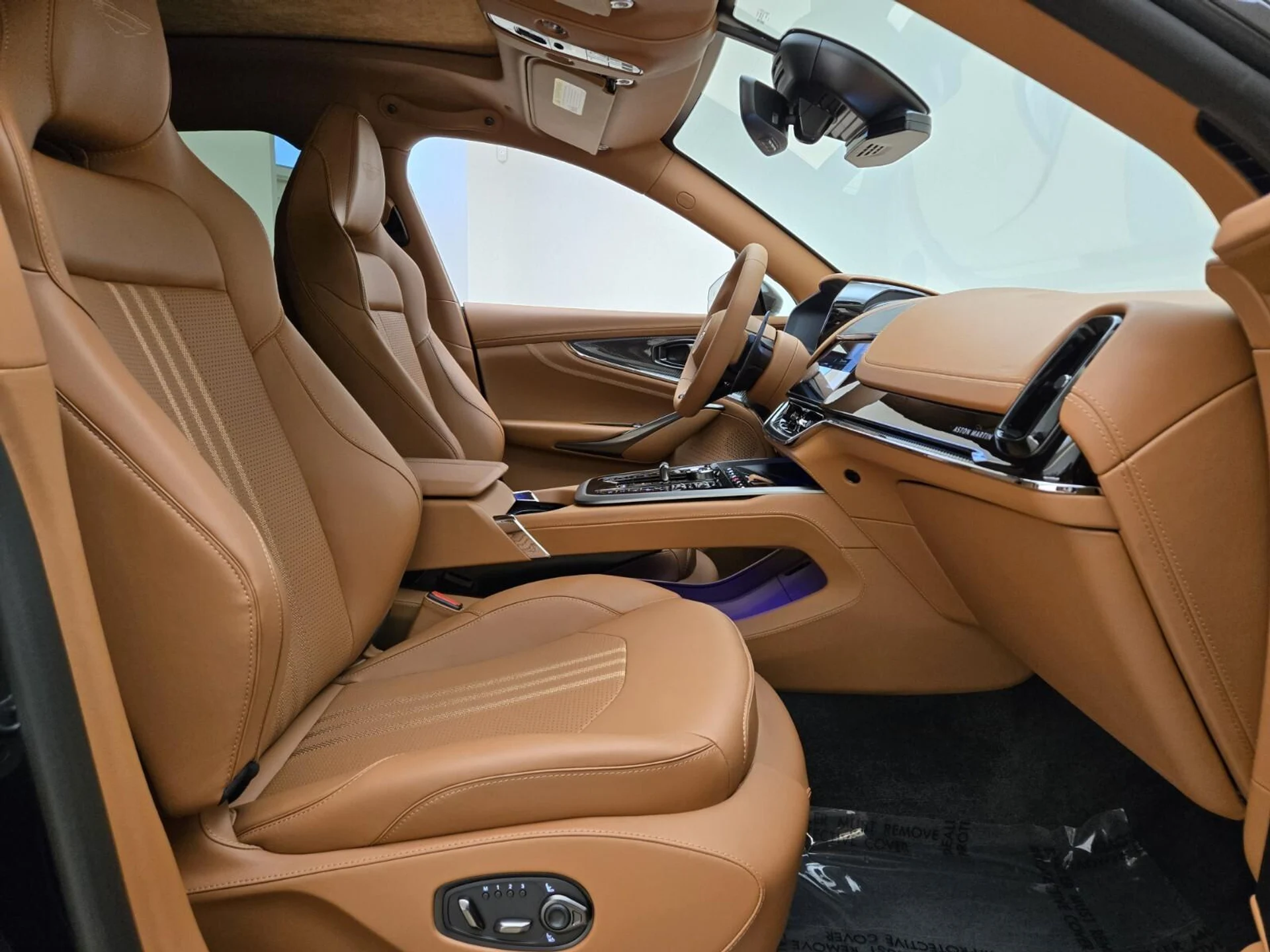 mph023_15218472_New_2026_Aston_Martin_DBX_707_1761716900_efac97bc6f