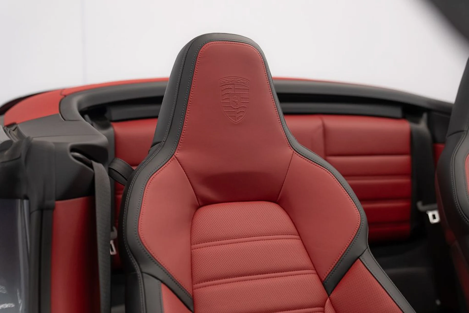 mph023_1523804716_porsche_911_2025_jpg_v_1776180195_e9da7b2333