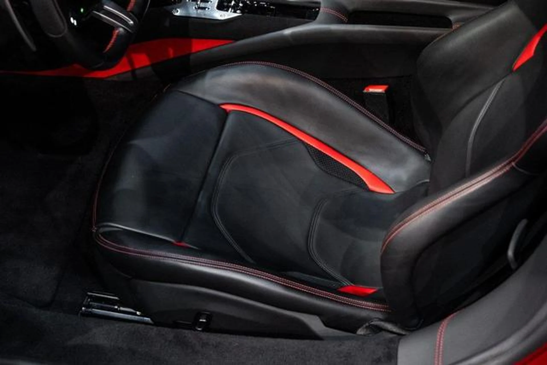 mph023_1532739969_Ds_Rydwh_YU_Wff_Mf_Ay9b70e_T04_O_Vs_2564c69009