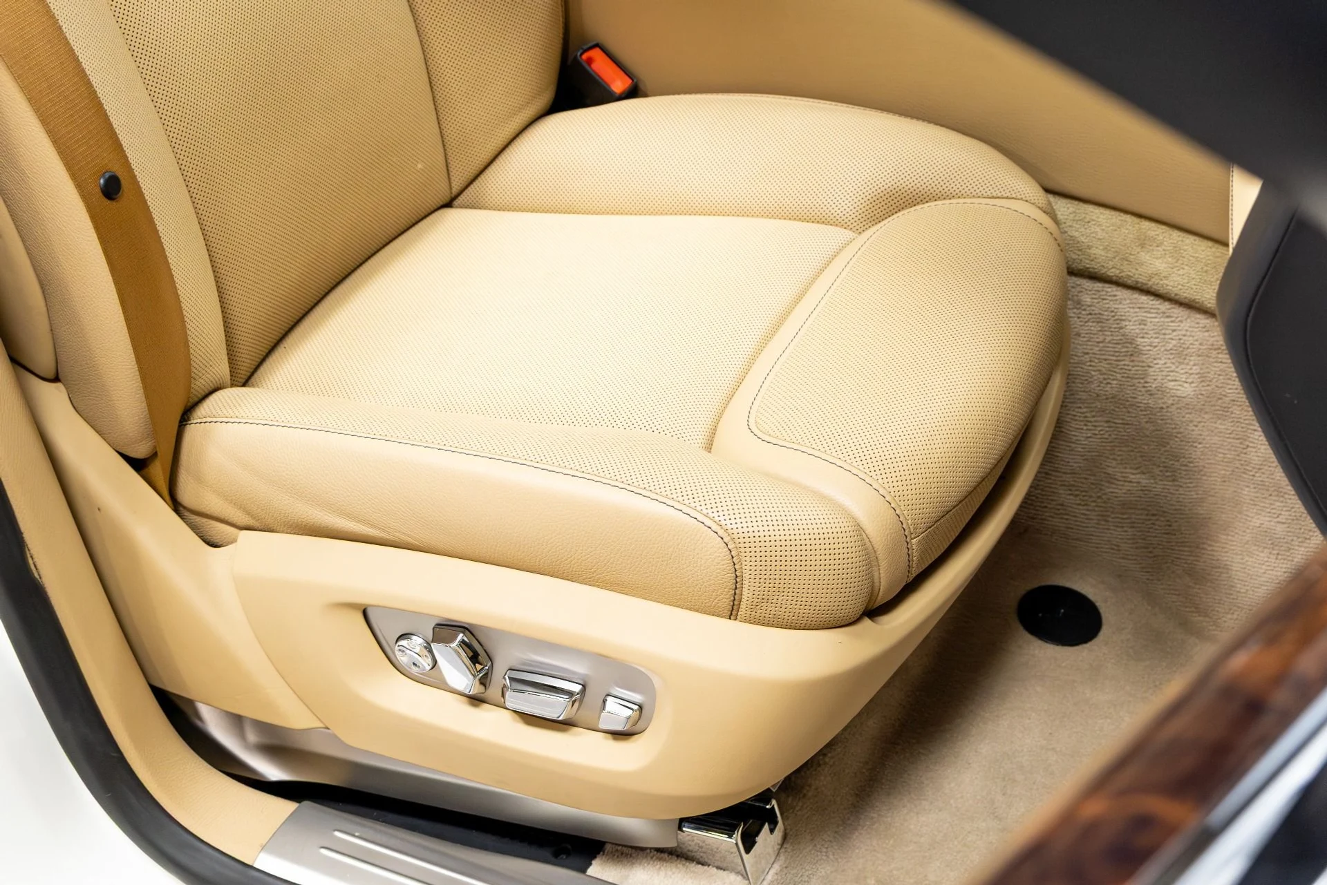 mph023_1534591791_Used_2017_Rolls_Royce_Ghost_1774888920_2e6b6fcd68