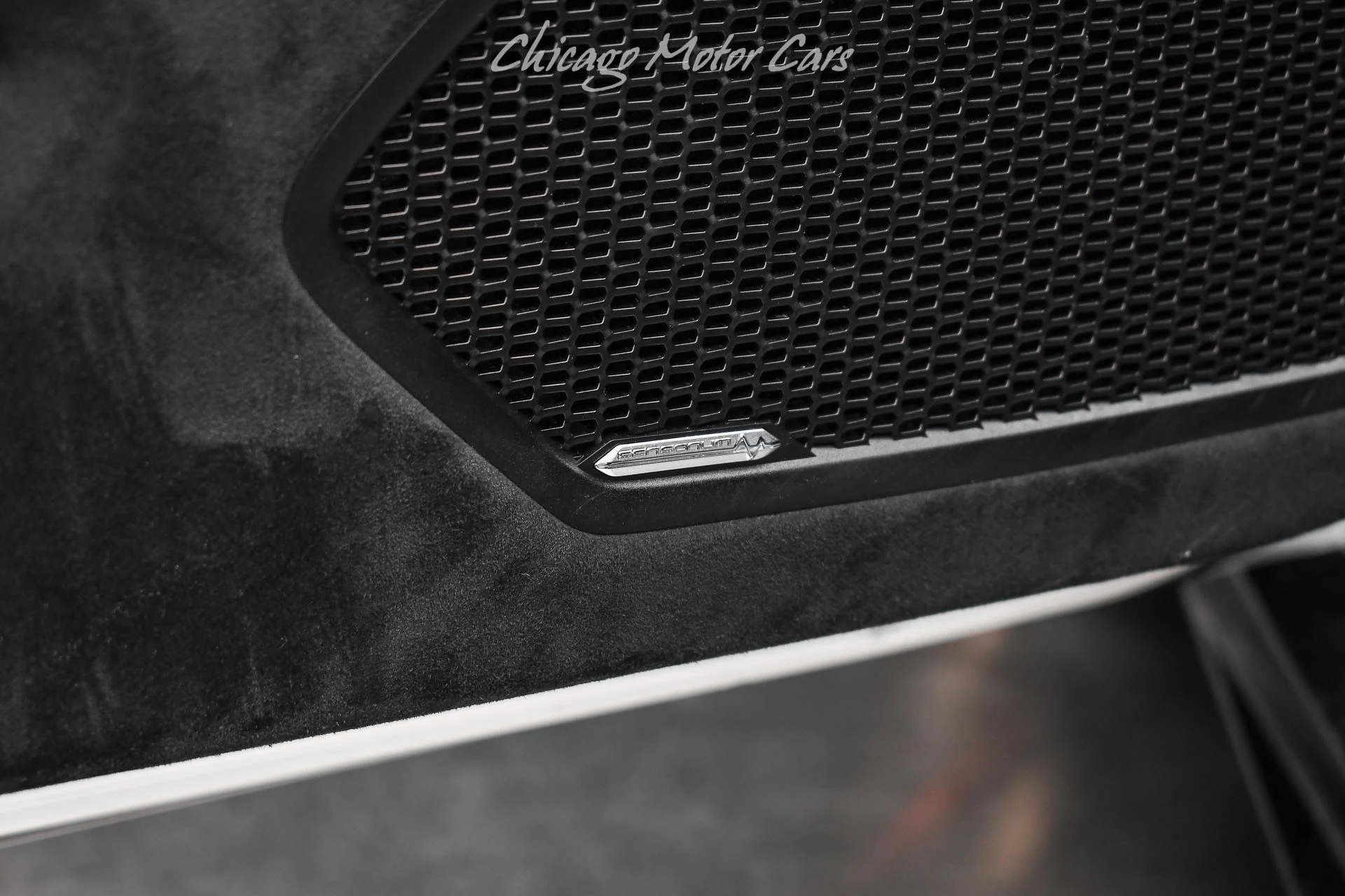 mph023_1536936616_13462_p24_l_9741efd242