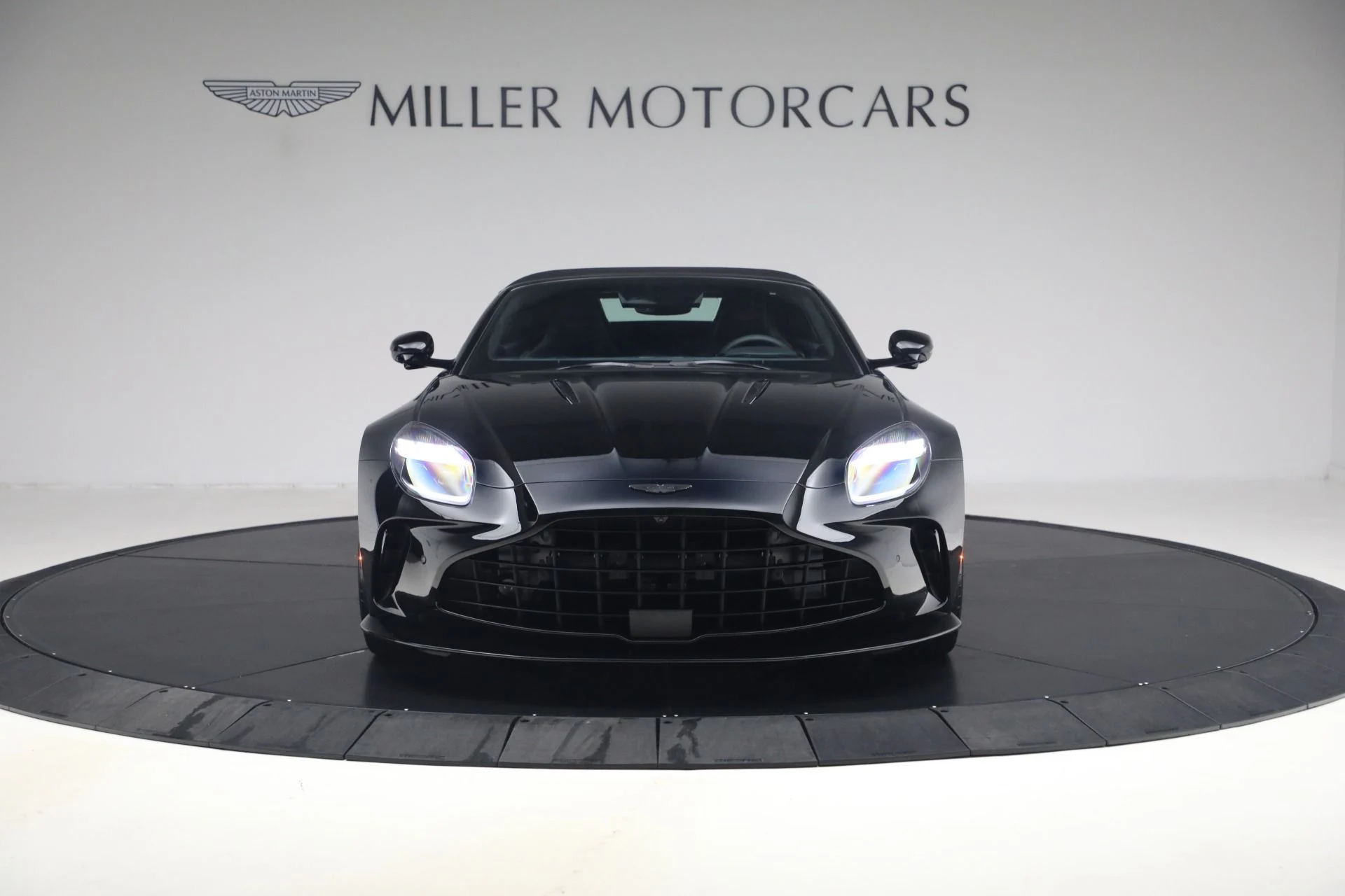 mph023_1540531895_New_2026_Aston_Martin_Vantage_S_Roadster_1790281816_519f84591e