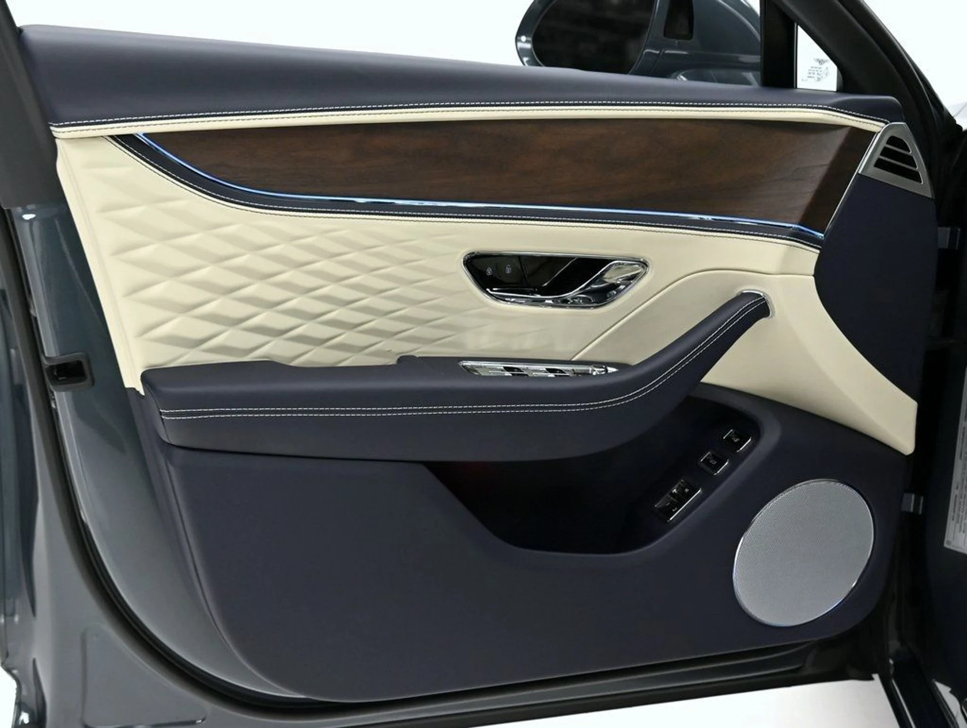 mph023_154214258_667e70749613be6daa95b8595355ab07_f63efad5bb